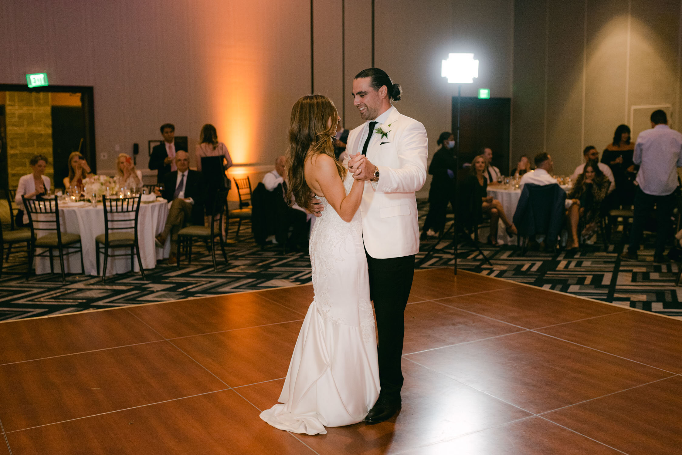 Palisades wedding, photo of couple during their first dance
