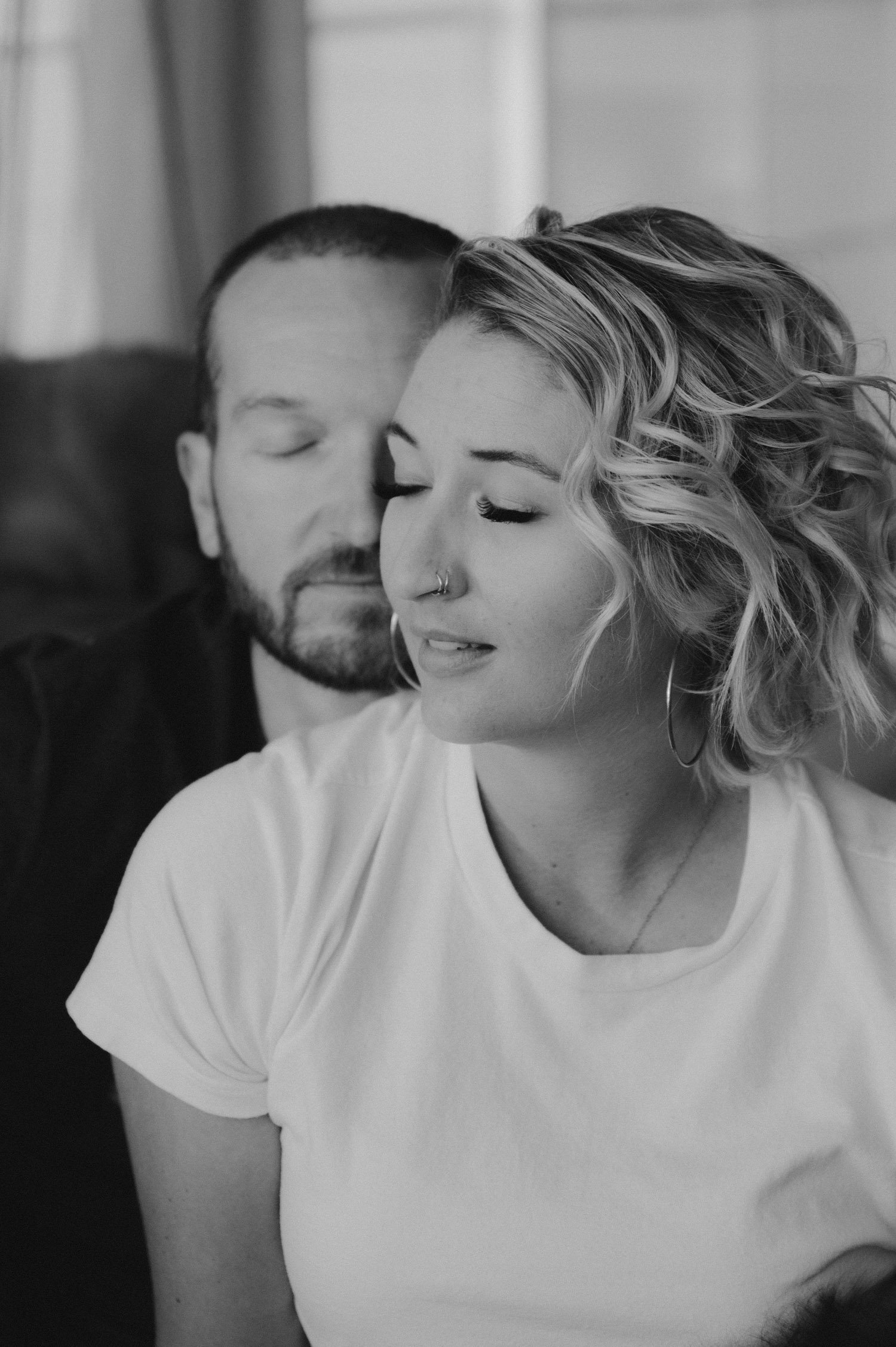 move-in photoshoot, photo of couple in black and white