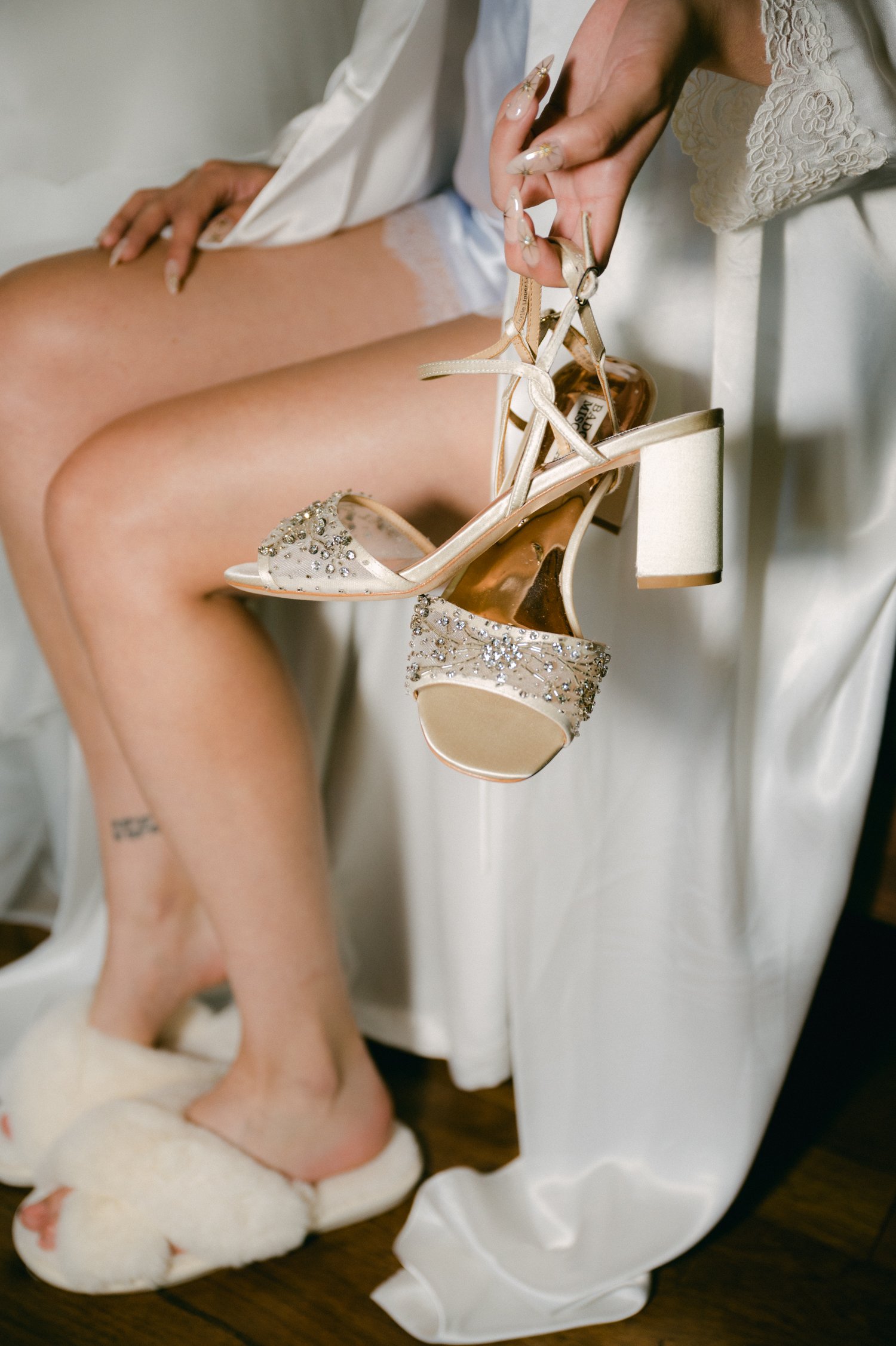 Nakoma Wedding Photography, photo of bride's shoes