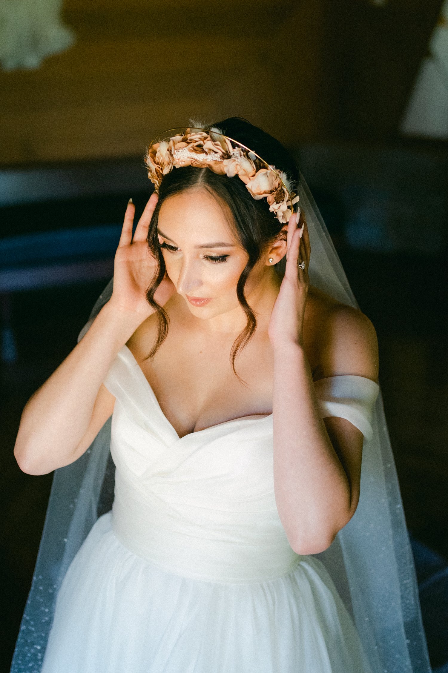 Nakoma Resort Wedding photography, photo of bride's whimsical wedding head crown 