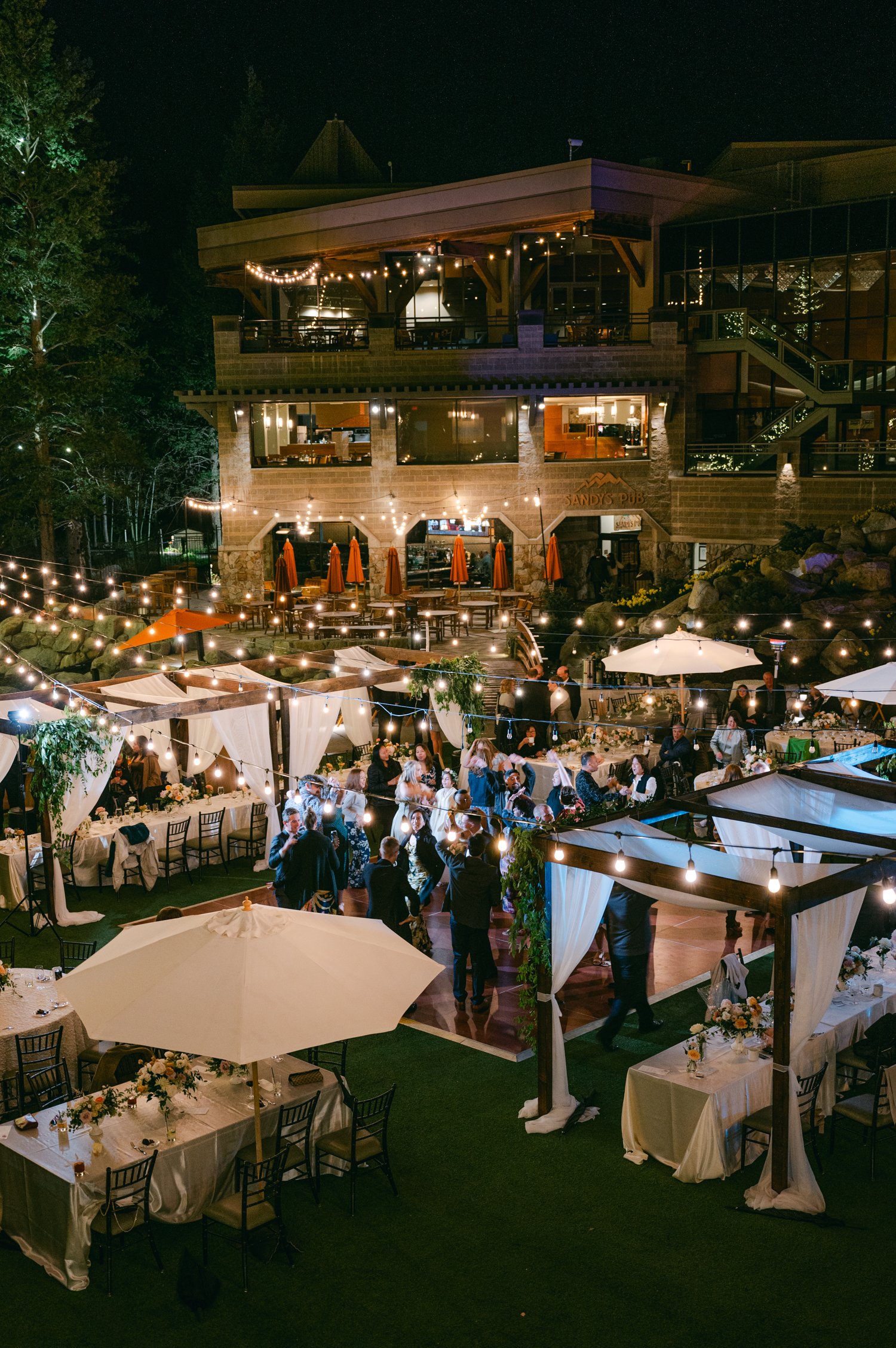 Everyone Resort &amp; Spa Wedding Venue, photo of the outdoor reception