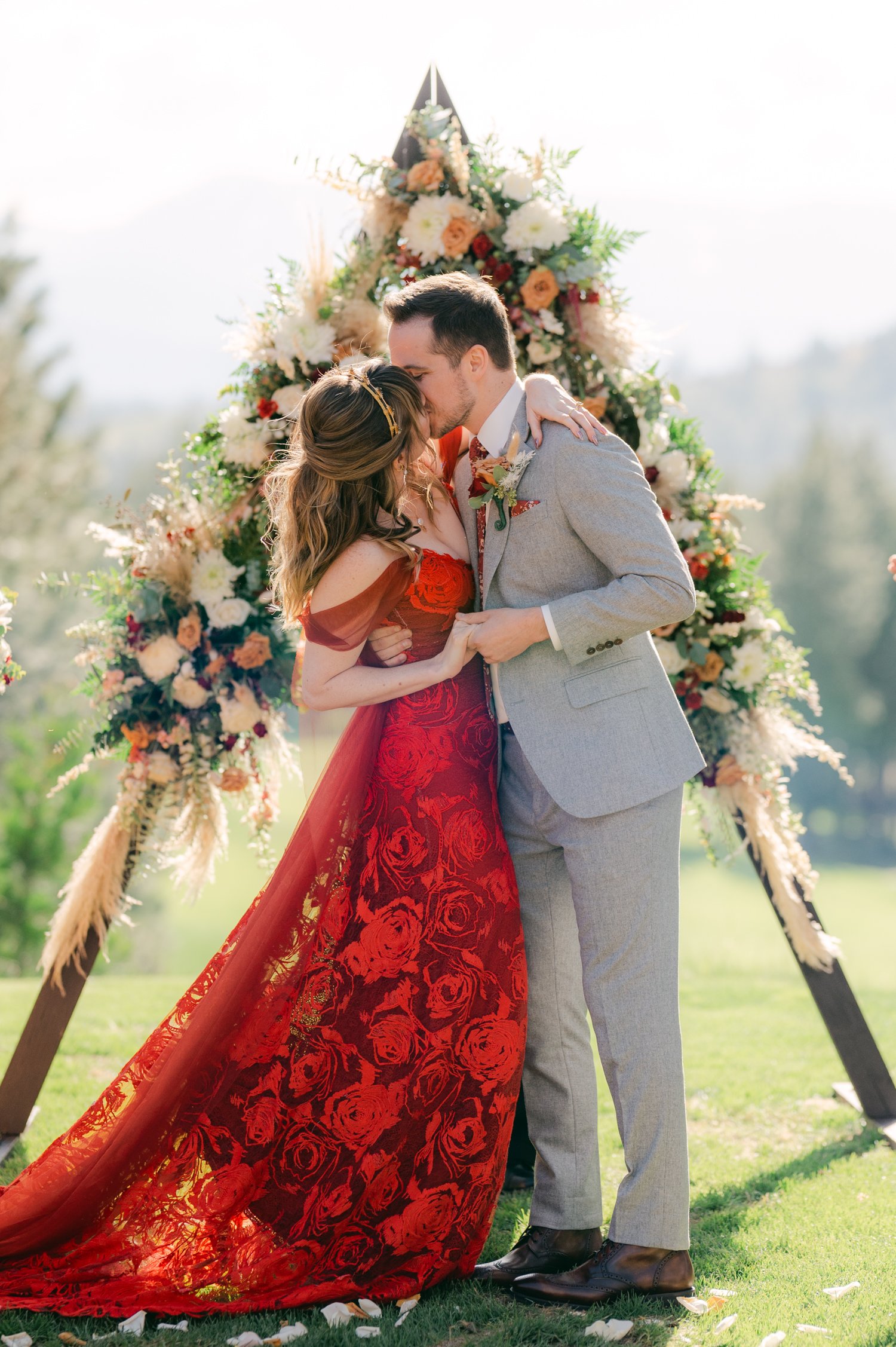 Nakoma Wedding Venue, photo of couple during the outdoor ceremony in Clio, CA 