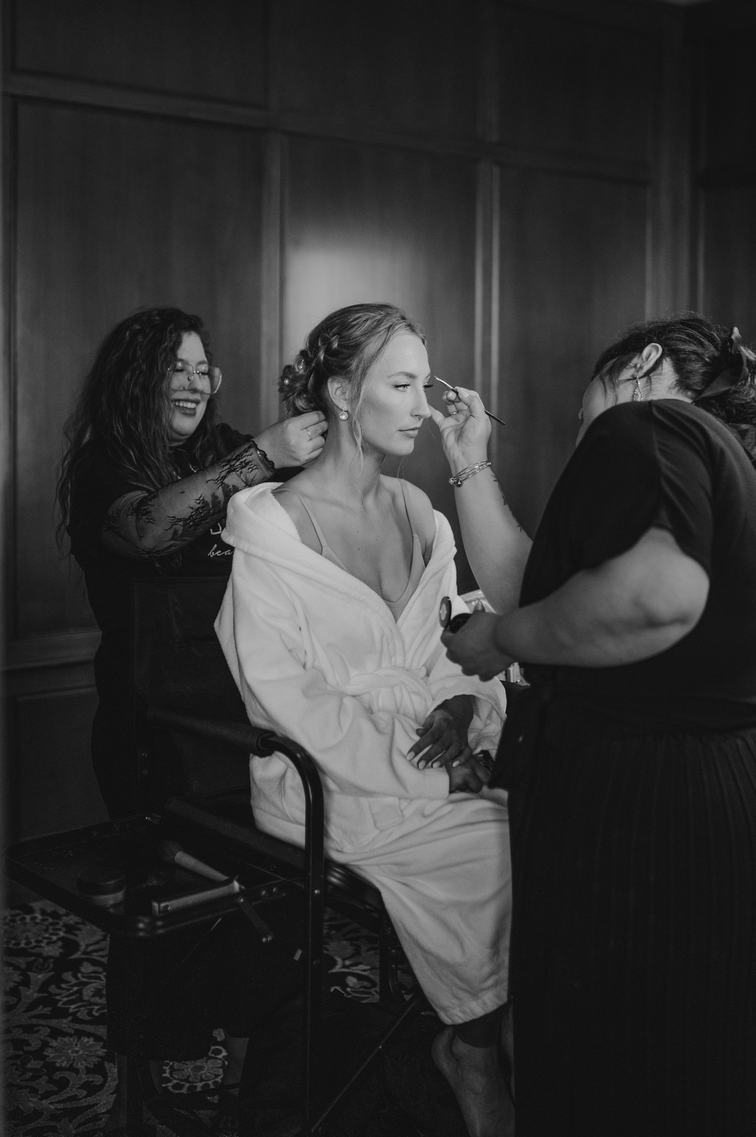 California academy of Sciences in San Francisco Wedding, photo of the bride preparing for her wedding