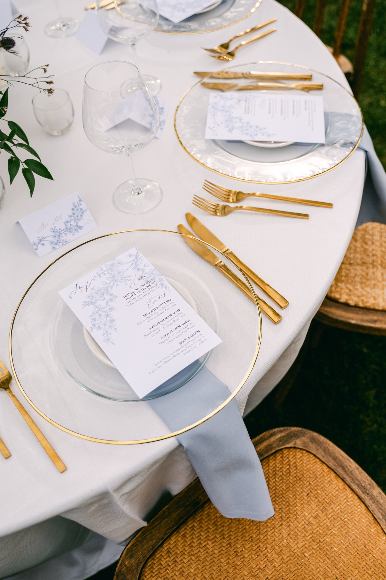 Martis Camp Wedding, photo of the table decor with blue and gold accents