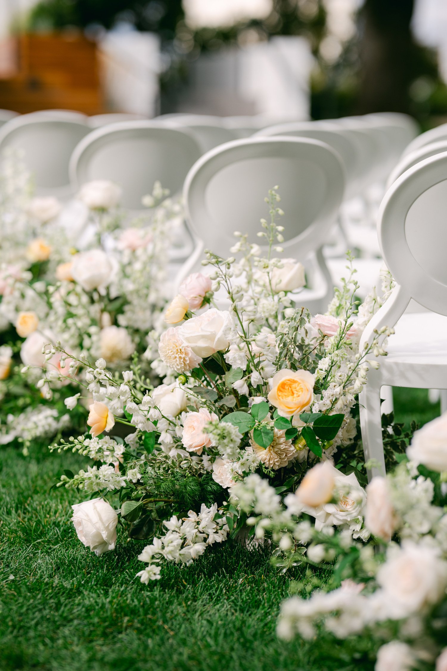 Elm Estate Wedding photos, photo of soft paster color flower arrangements for the ceremony