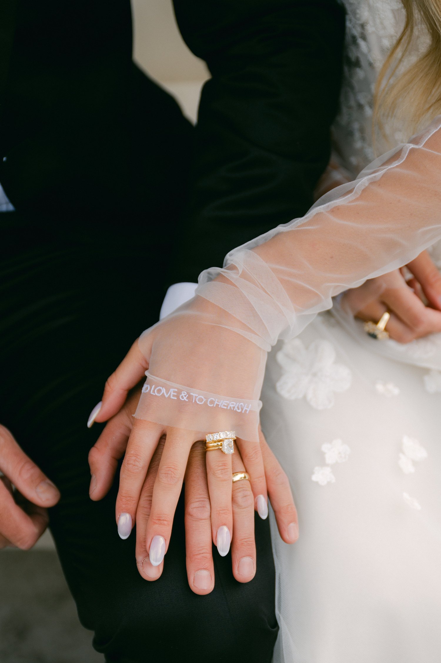 Elm Estate Wedding photos, photo of the newlywed couple's wedding rings