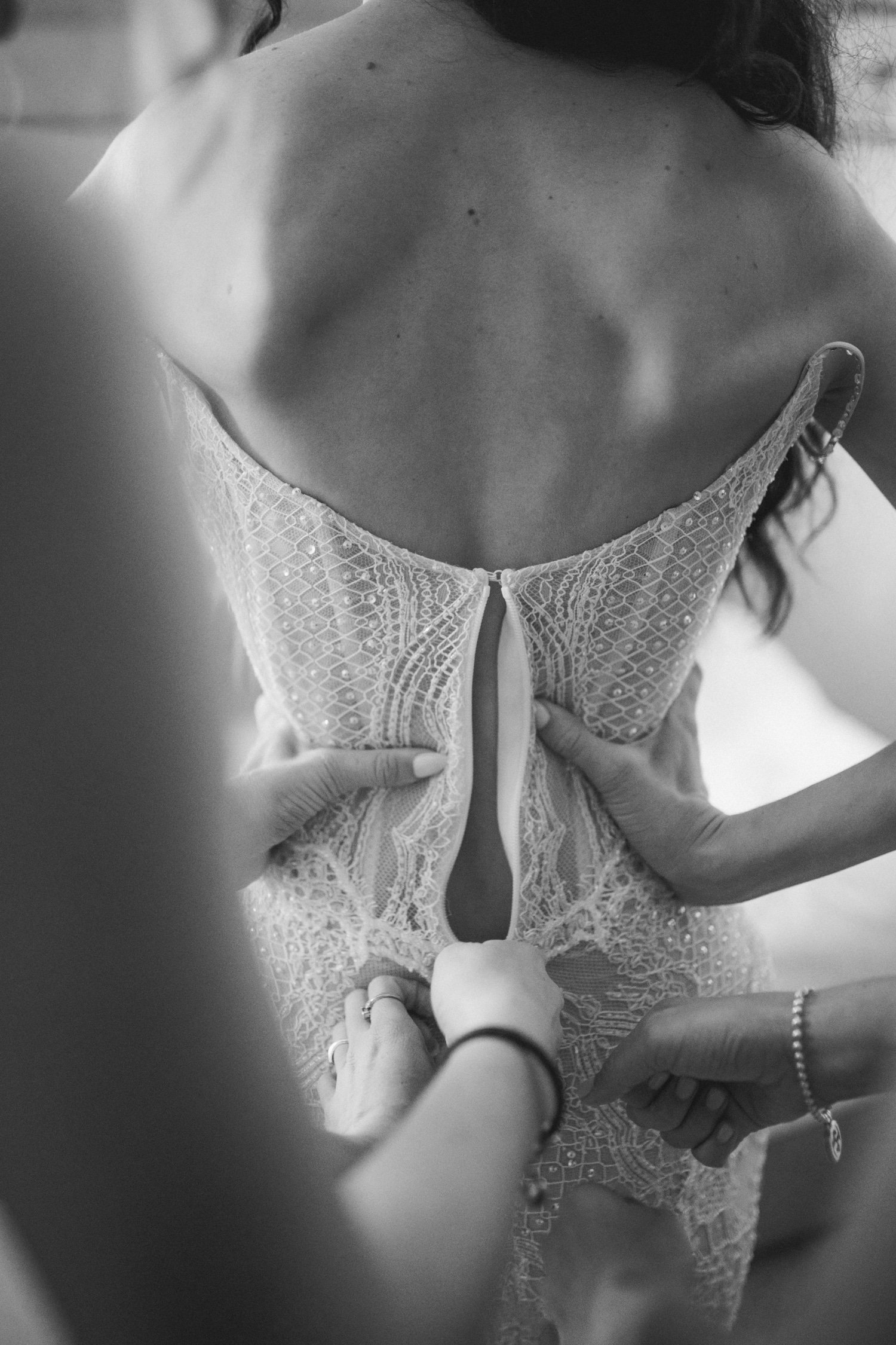 Edgewood Lake Tahoe wedding, photo of the bride preparing for the ceremony 