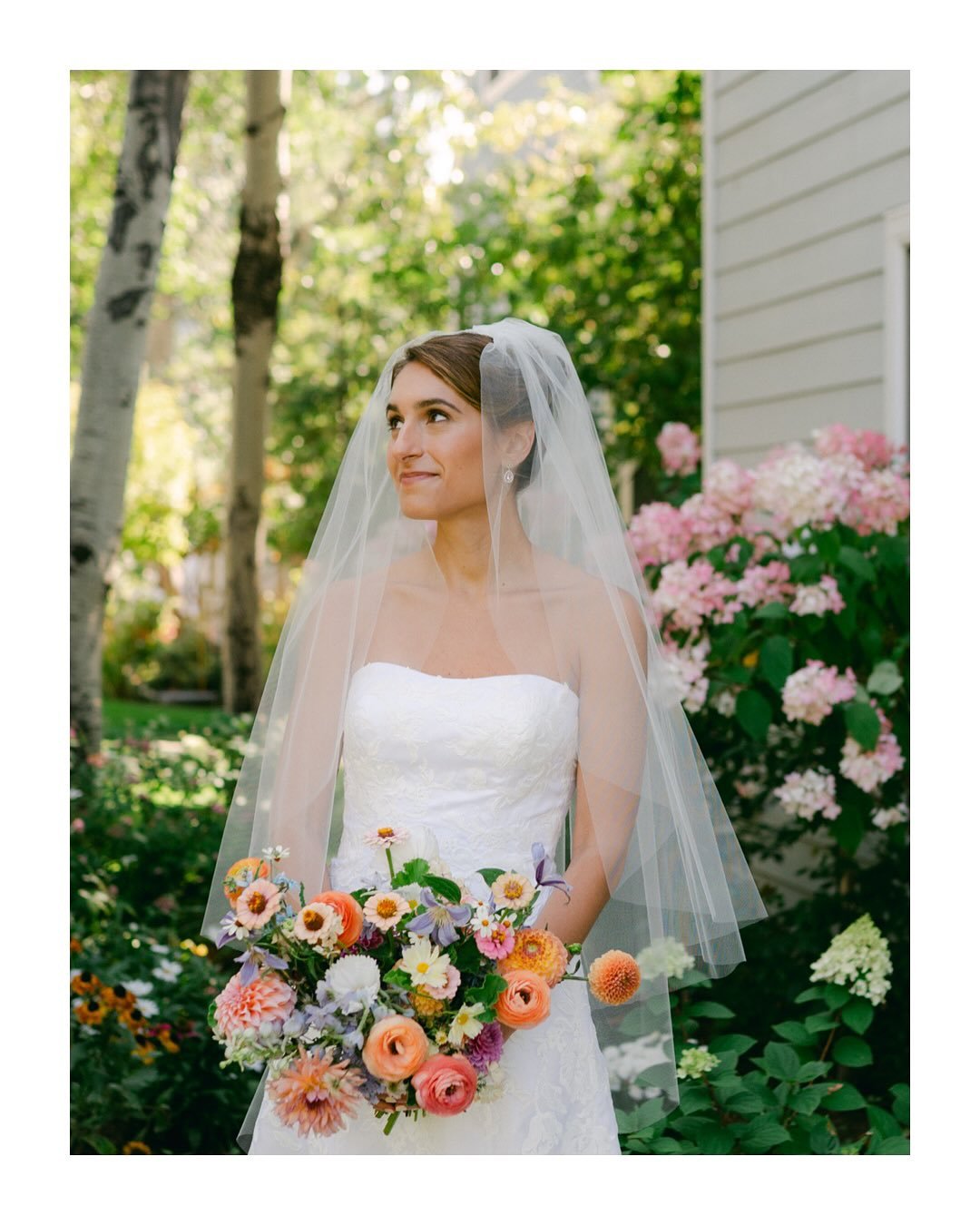 drinks are flowing, inhibitions are gone, veil is off, and someone&rsquo;s in the air again

Planner: @blueskyeventstahoe 
Venue: @glenbrooktahoe 
Florist: @love_and_lupines
Music and vibes: @soundselevated