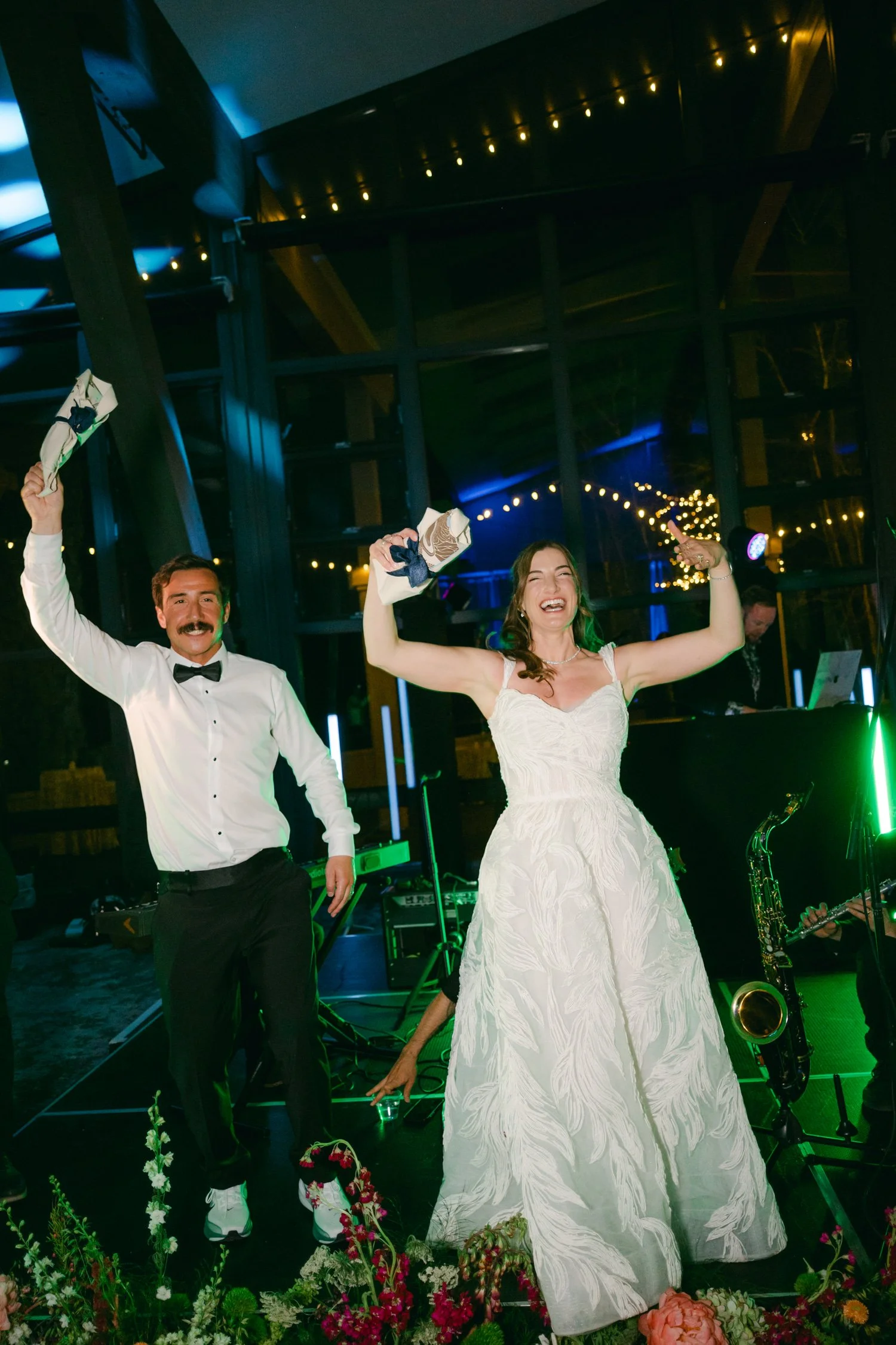 Palisades wedding venue, photo of the celebratory atmosphere of the wedding receptionPalisades wedding venue, photo of the celebratory atmosphere of the wedding reception