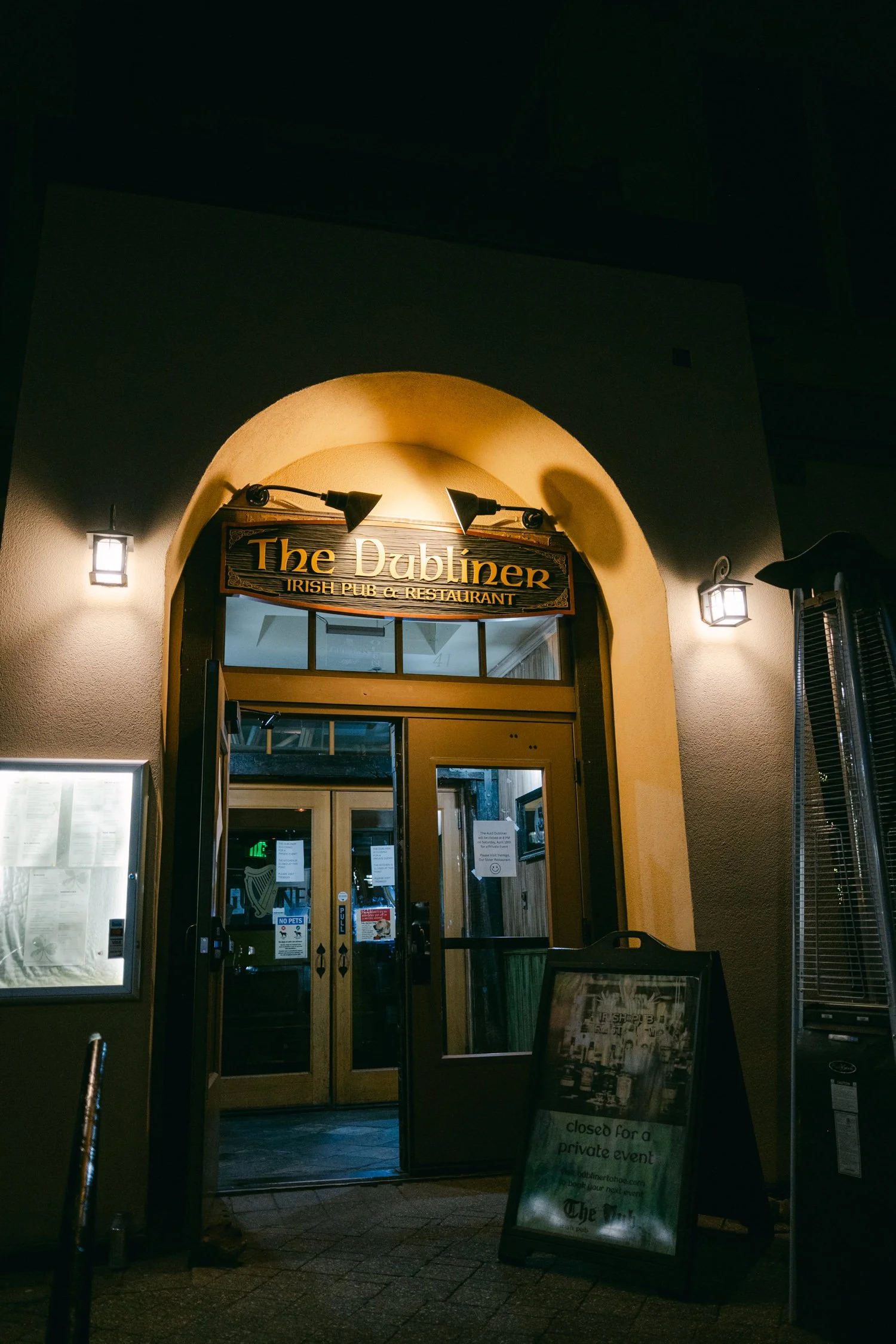 Palisades wedding venue, photo of the entrance to The Dubliner Irish Pub &amp; Restaurant for afterparty