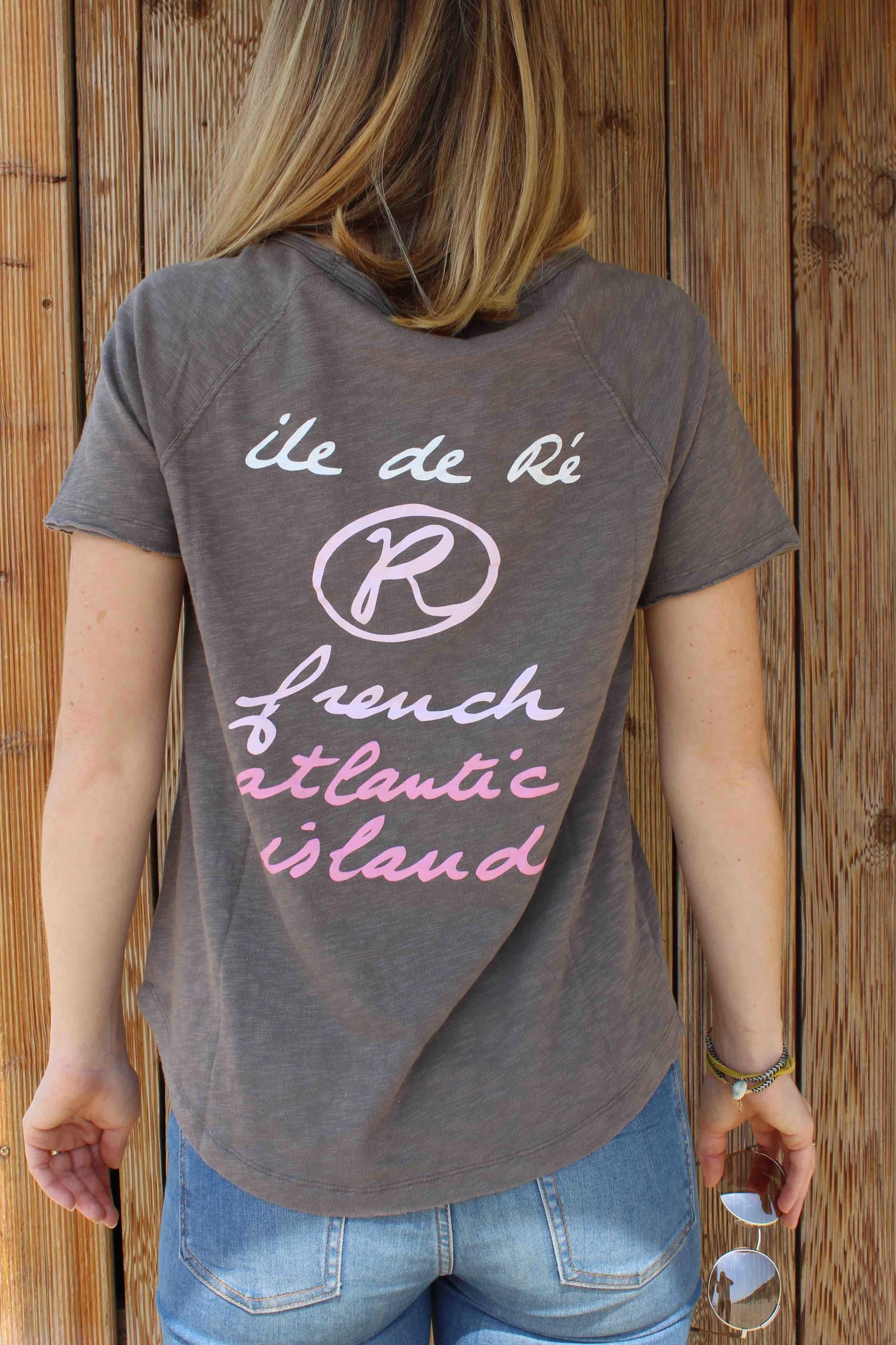 tee-shirt-femme-taupe-ile-de-re-vacances-mode-ete.jpg