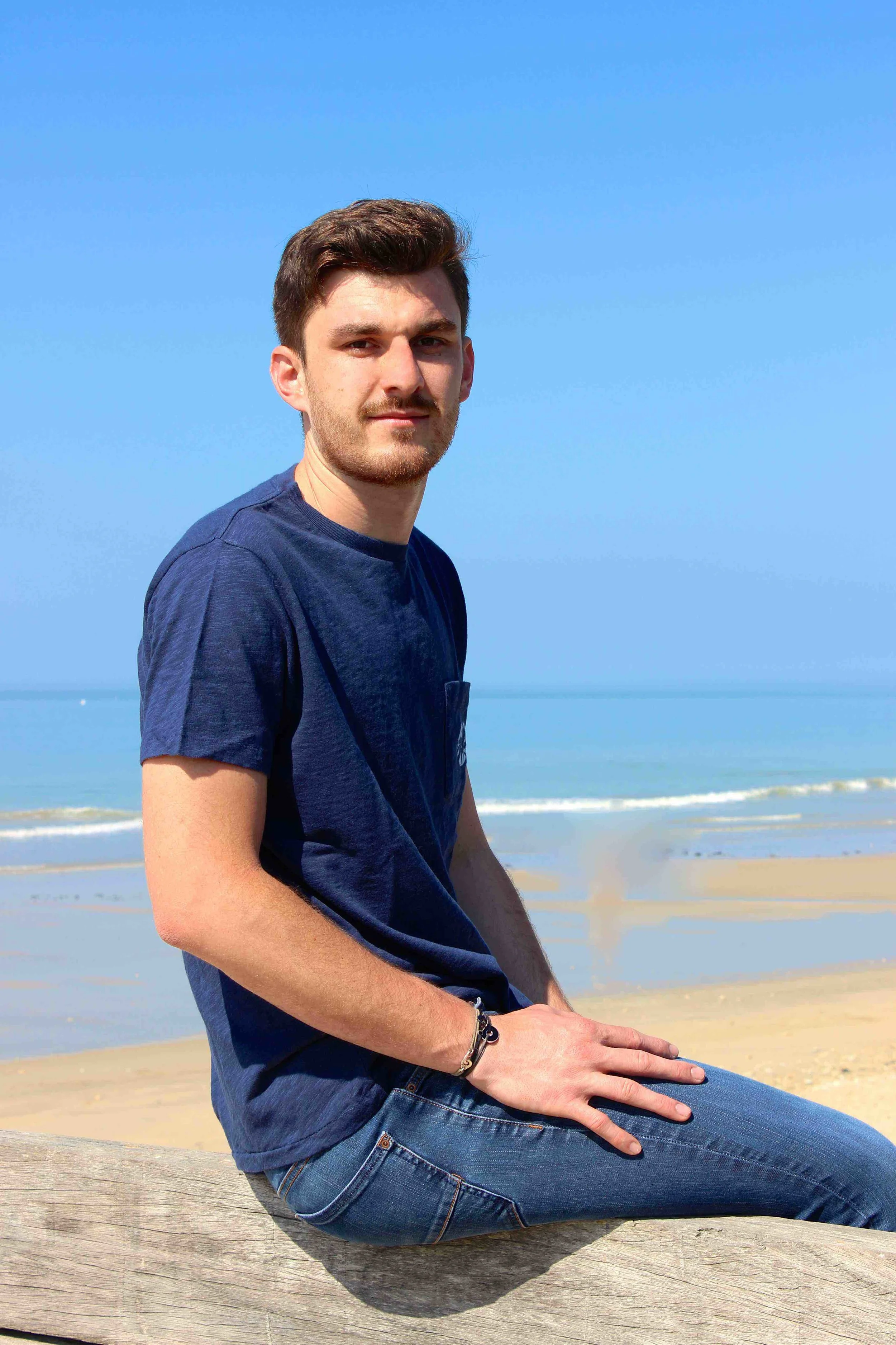 tshirt-homme-bleu-marine-navy-palmier-ile-de-re-plage.jpg