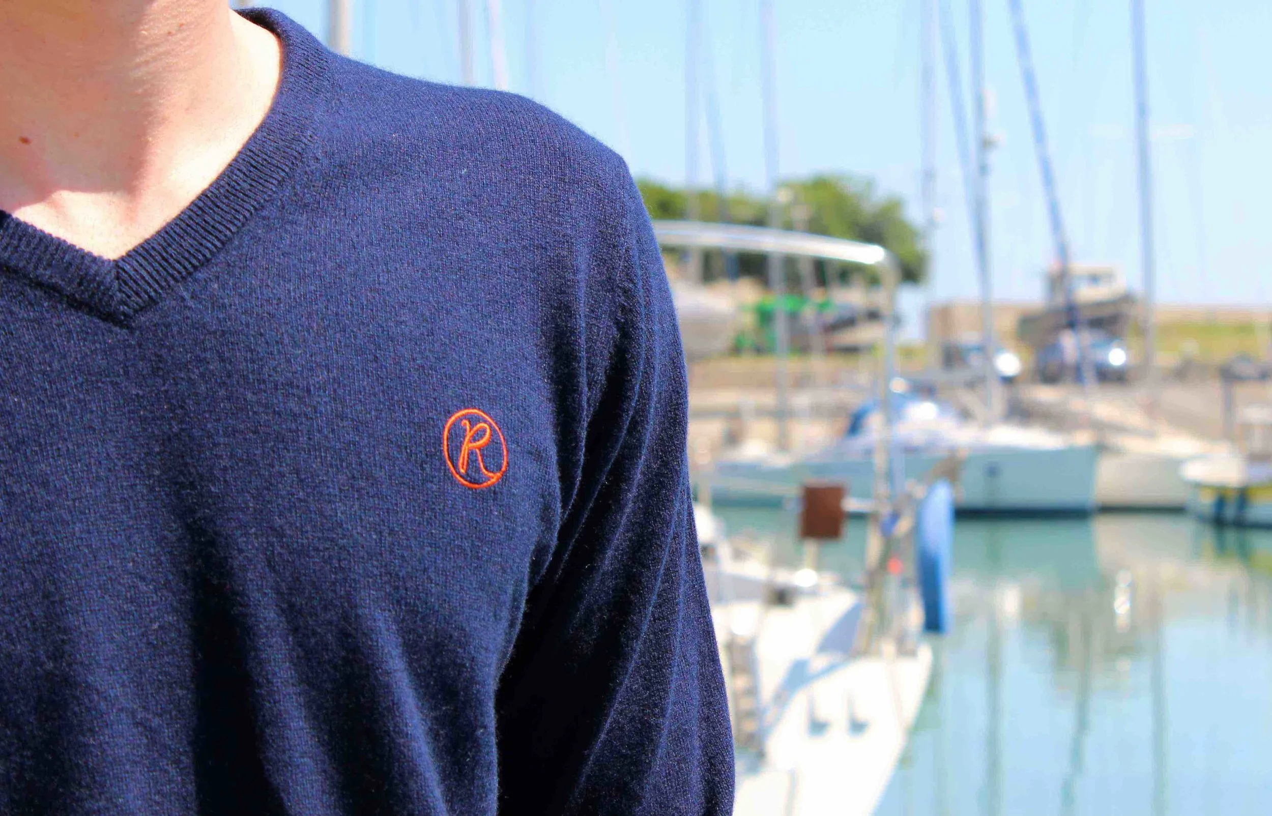 pull-cachemire-homme-marine-ile-de-re-bateau .jpg