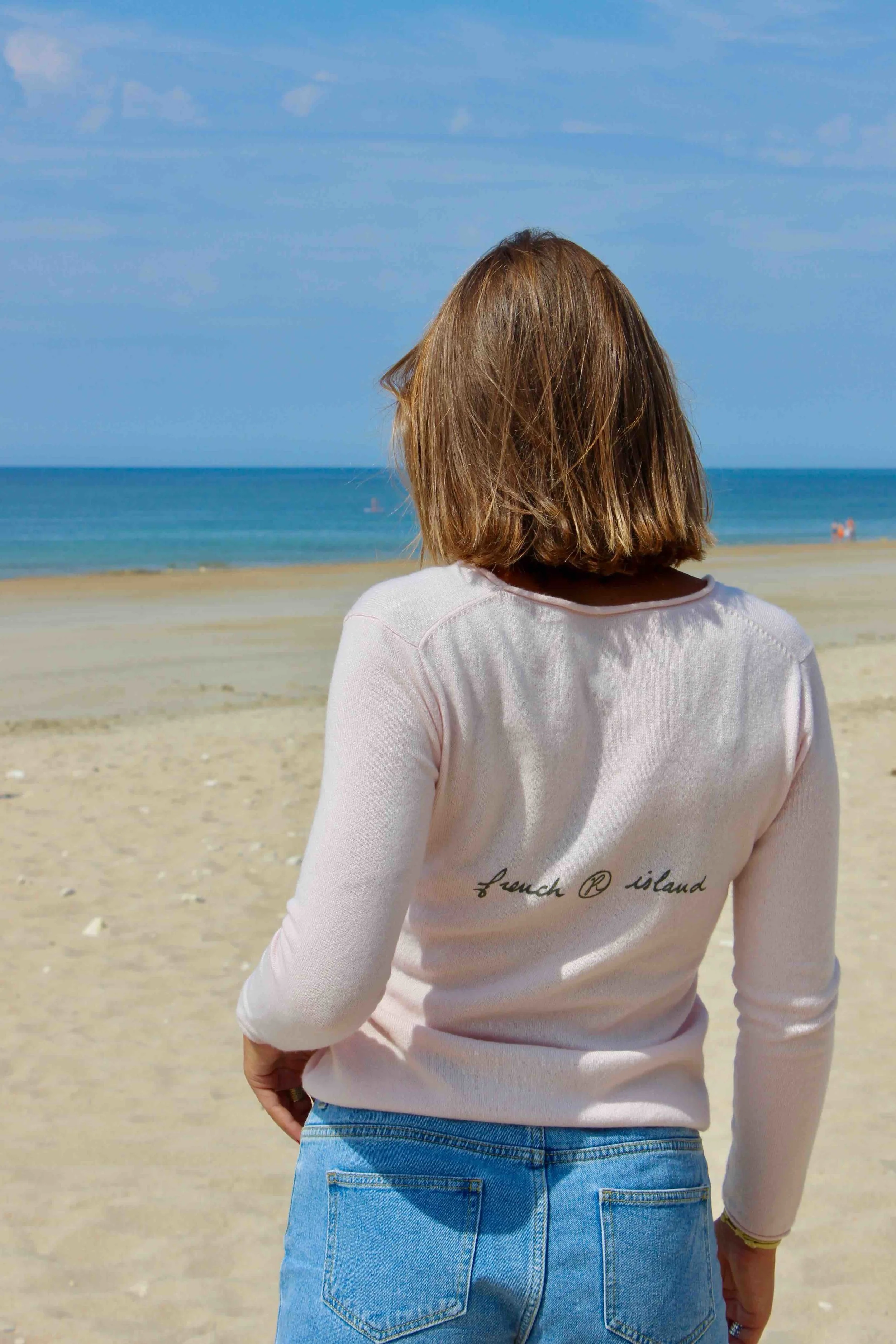 pull-cachemire-rose-femme-ile-de-re-plage.jpg