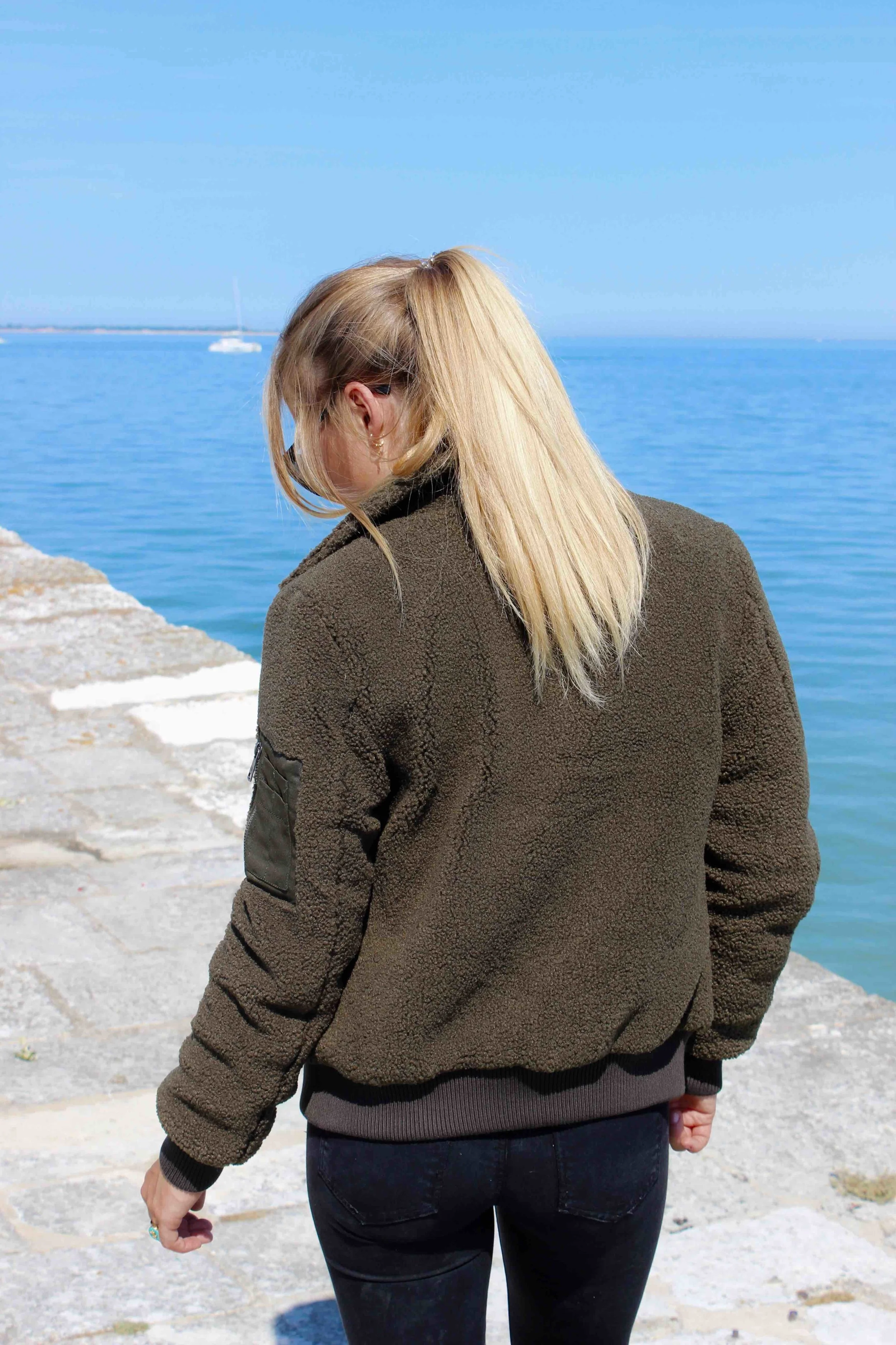 blouson-bombers-original-femme-perfect-sheep-fausse-fourrure-kaki-dos.jpg