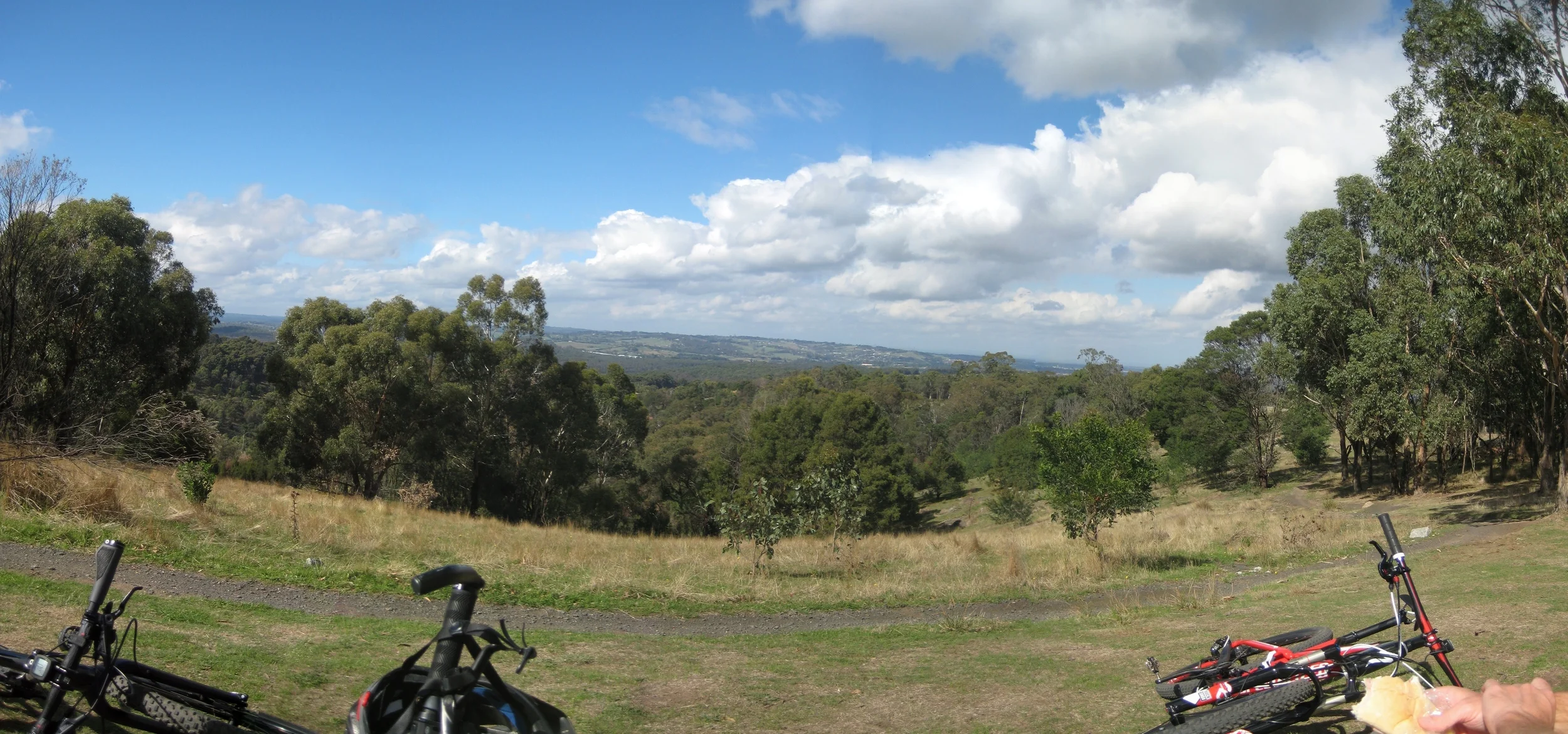 Lysterfield Lake park lunch break.jpg