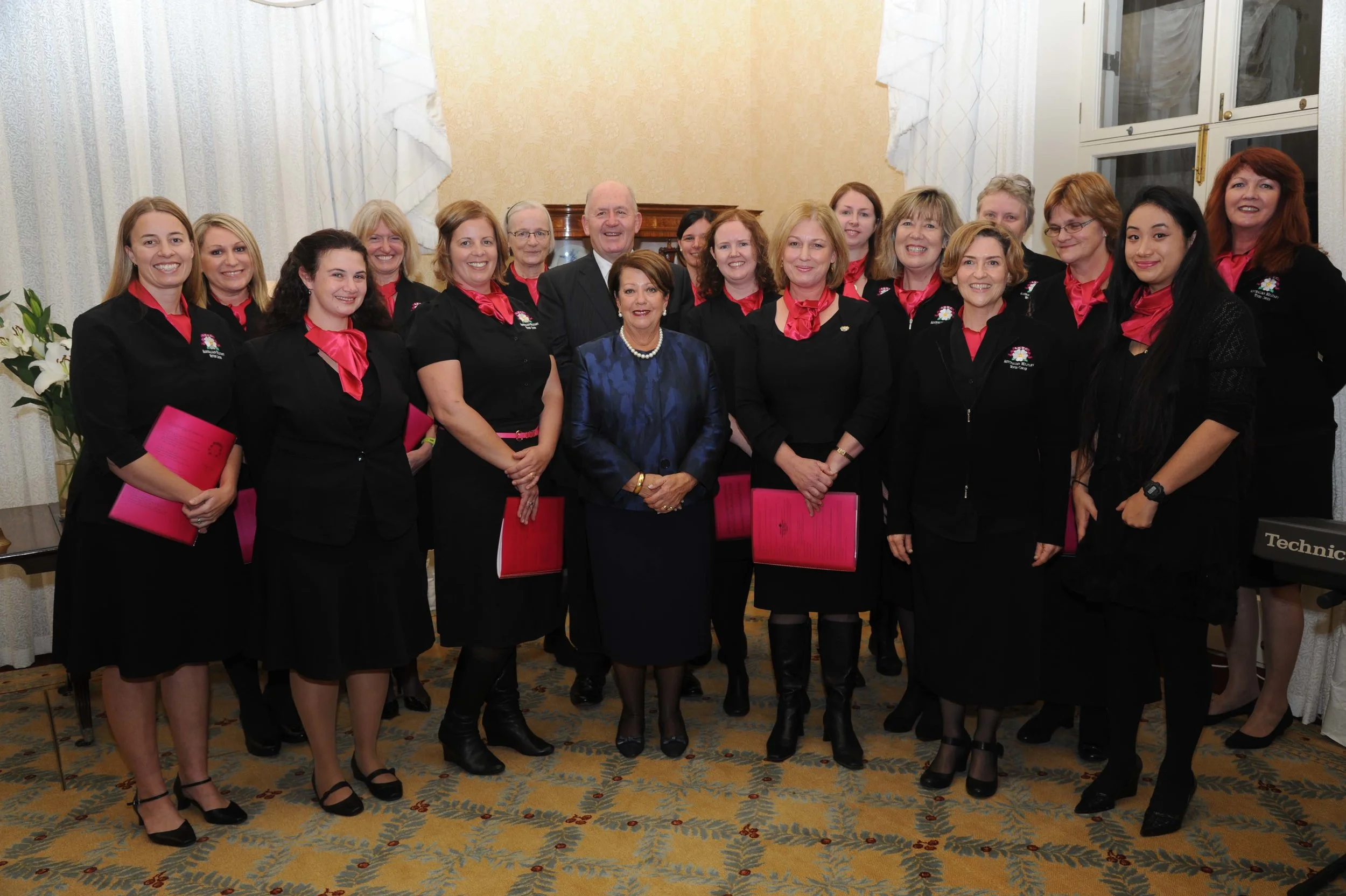 AMWChoir Admiralty House May 30 2015 copy.jpg