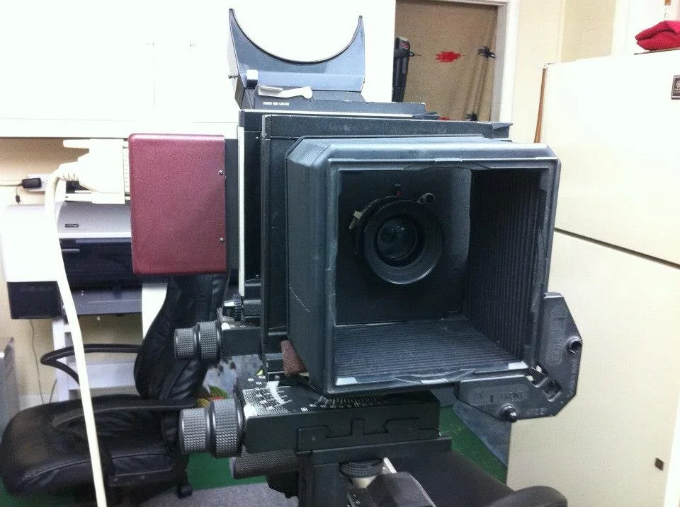 I use the direct method, which means that the original is directly digitized (no photo intermediate phase), and sent directly to the printer. Because no additional screens, scanners or lenses are used, the prints have the highest resolution of any other reproduction method.