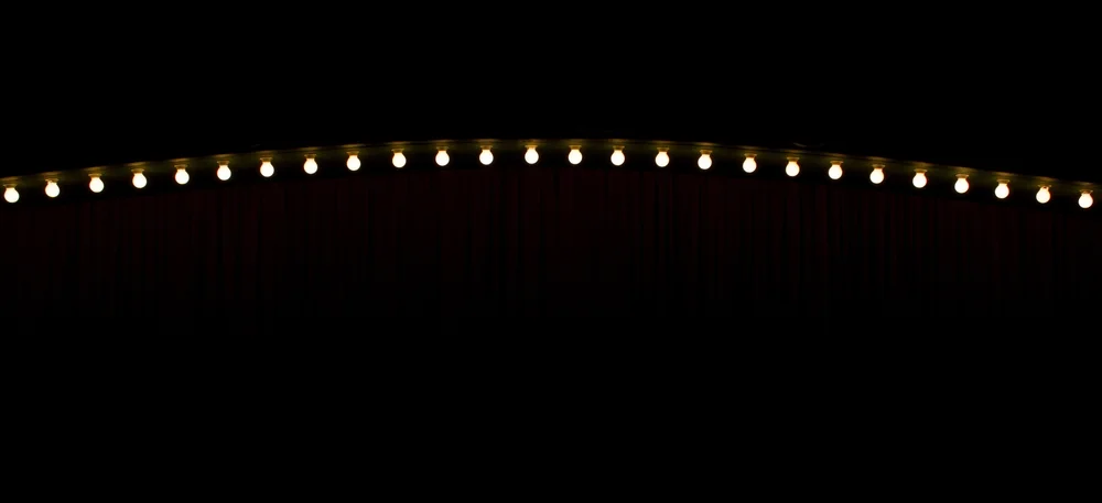 shutterstock_stringlights.jpg