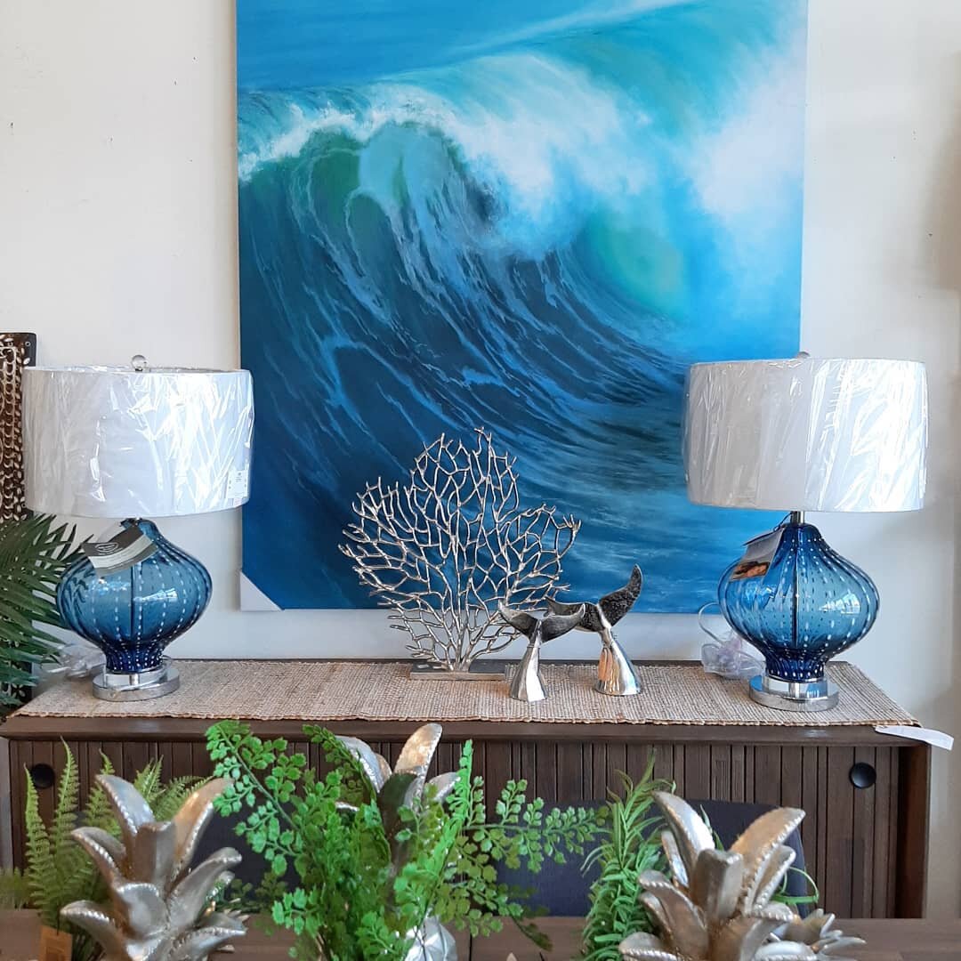 #mauistyle #mondaymood #loveyourhome #modernbeachhouse #maui #bigwaves #indigo