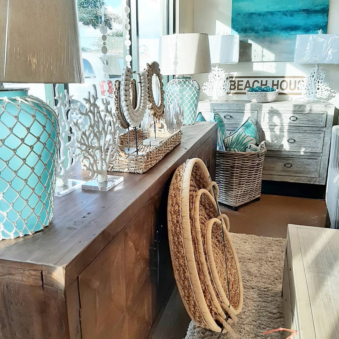 #loveyourhome #mauihawaii #interiordesign #lamp #kihei