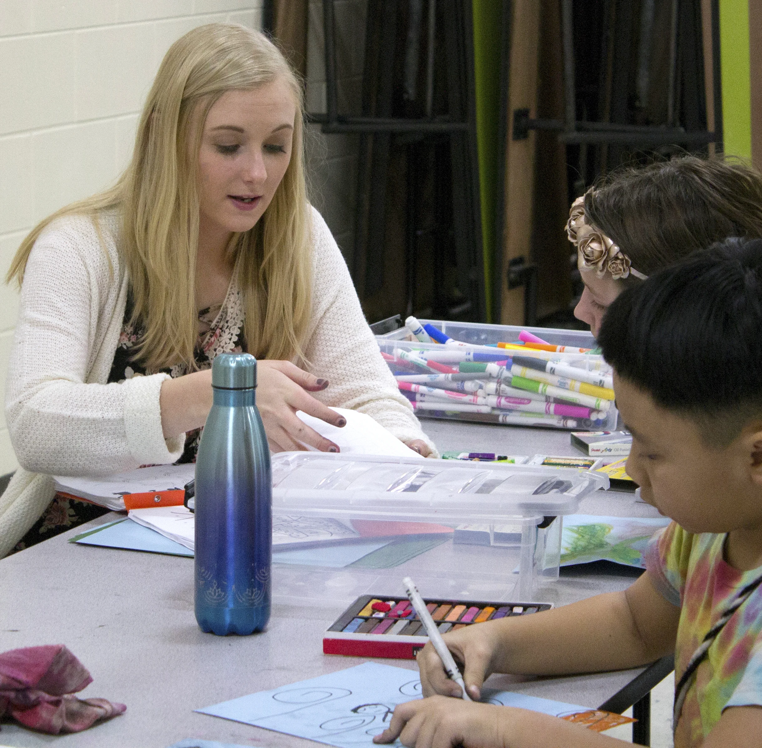 Autumn Stiller UW-Stout Art Education INTERNSHIP: Arts and Crafts at the Boys and Girls Club LOCATION: River Heights Elementary School