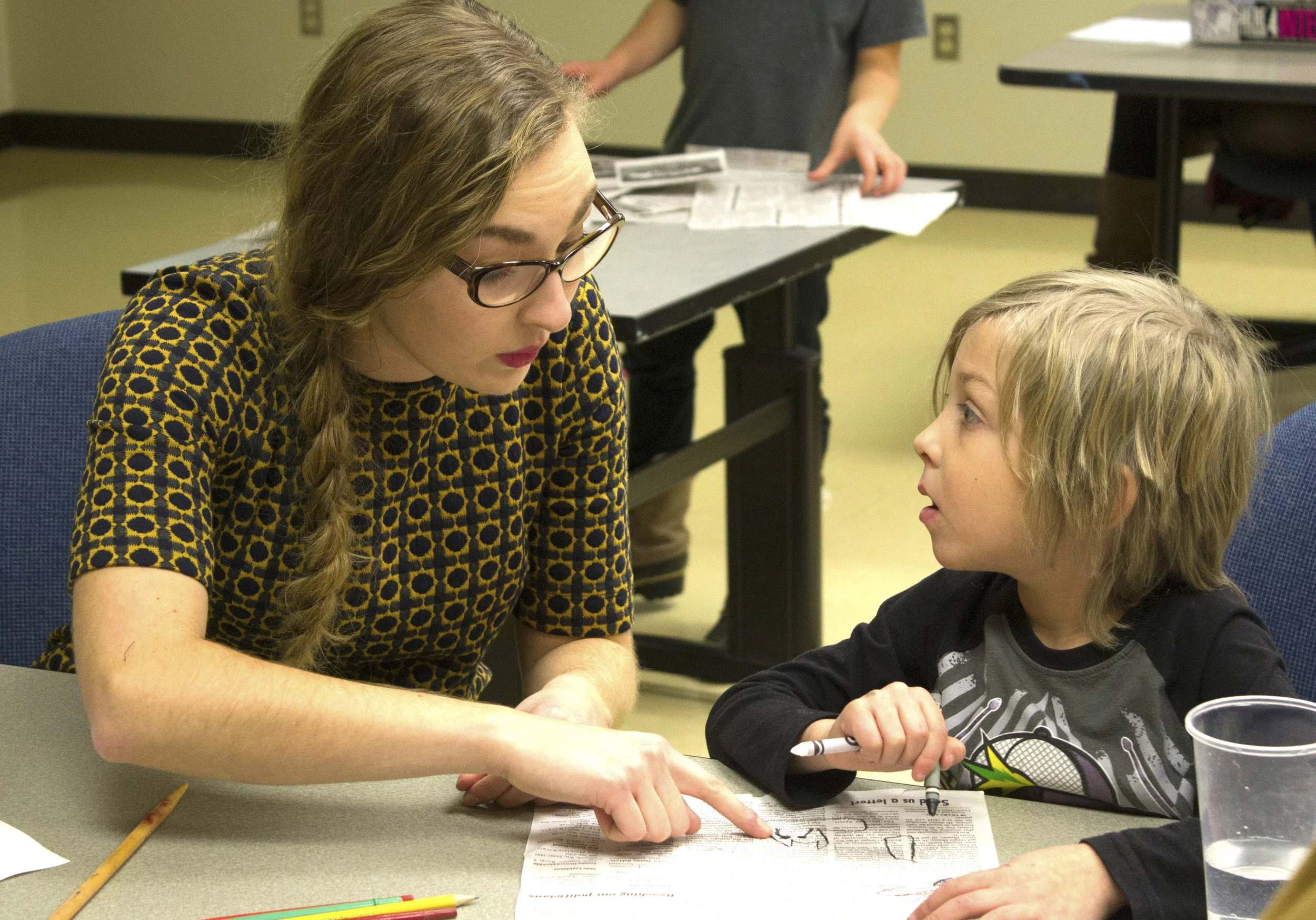 CHLOE HALVERSON , UW-STOUT ART EDUCATION Internship: Children’s Art Club Coordinator, UW-Stout Library