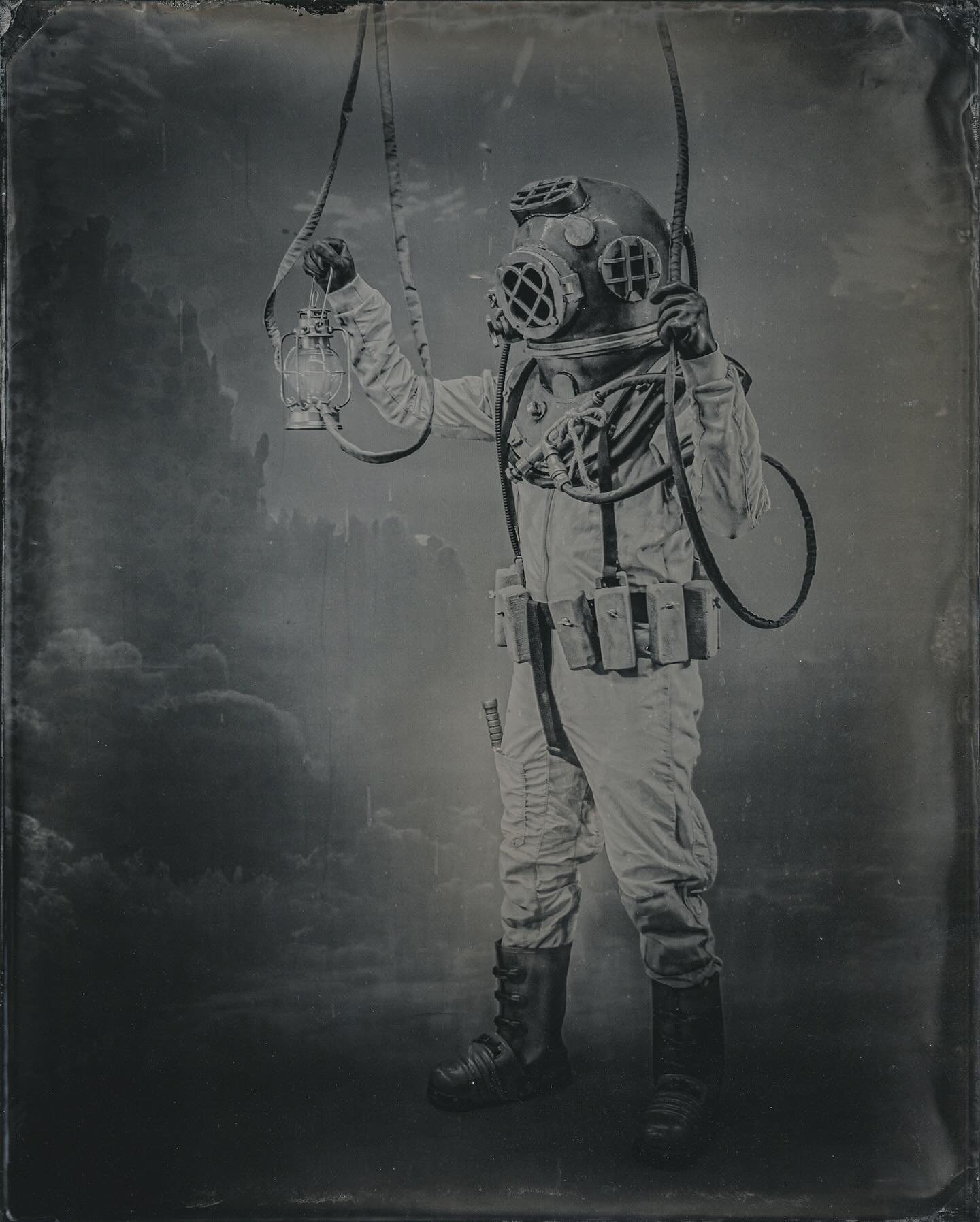 The Hermit

8x10 Wet Plate Collodion. 

As I have worked through this series of Archetypes some of those images take a not insignificant amount of reflection to arrive at, while others just come fully formed. This was one of the latter. 

#wetplateco
