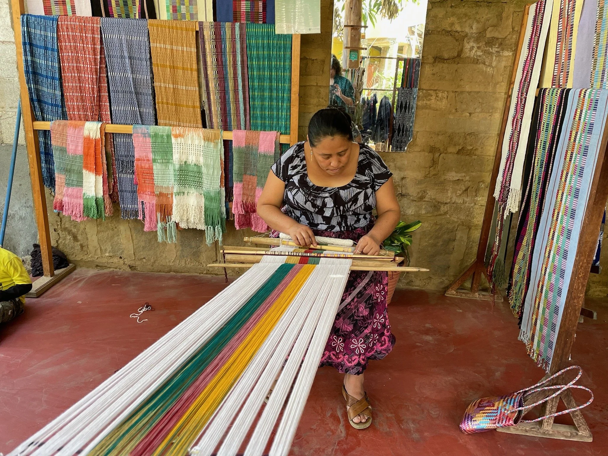 Why Buy a Bag When You Can Weave One From Scratch?