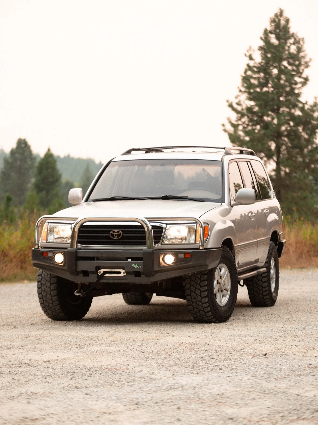This sweet 100 series Land Cruiser is for sale. 1999 was the last year the 100 series was produced with a factory rear locker. With 211k miles, this cruiser has much more life to live and is ready for anything with its practical build. A 12k syntheti