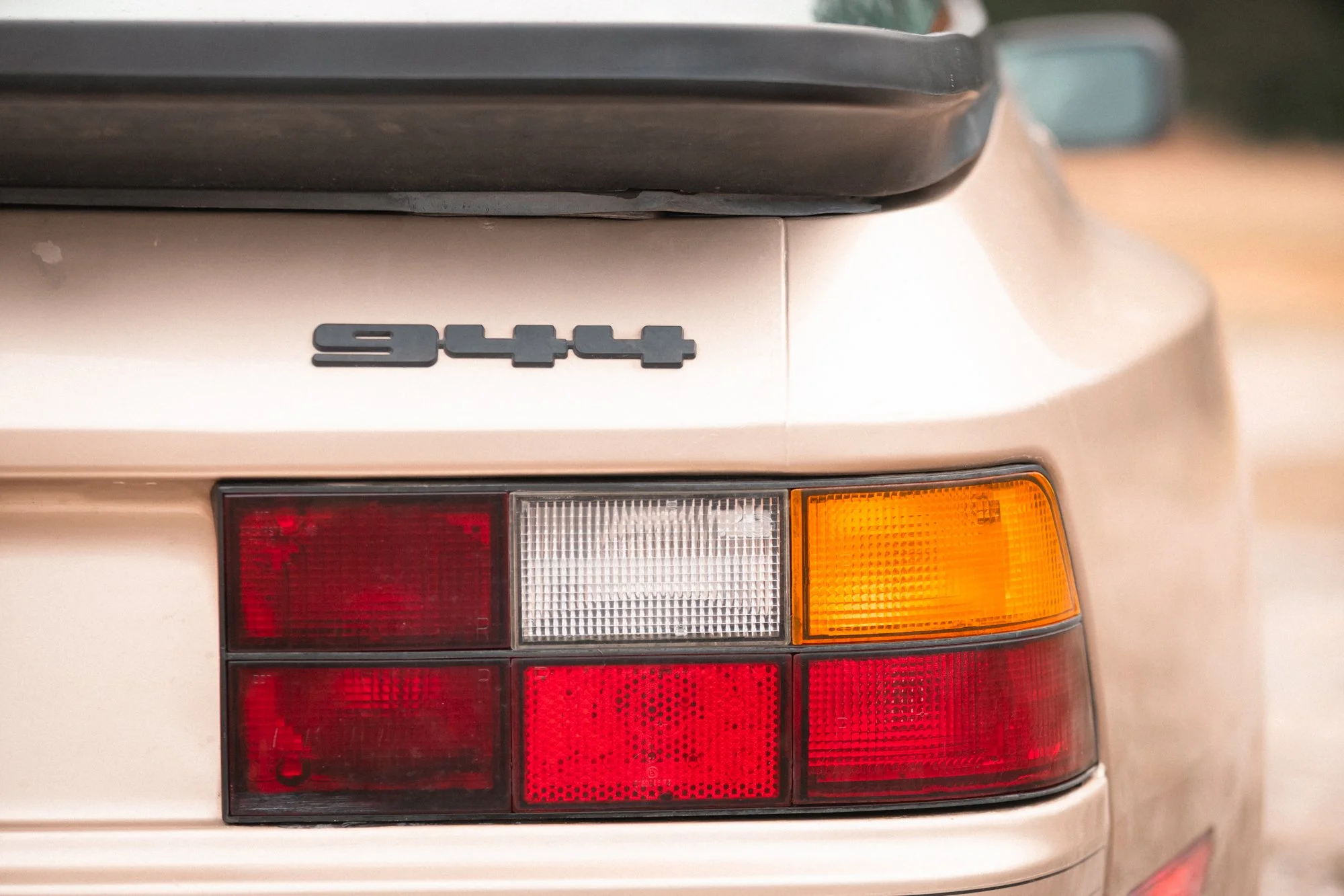 porsche944-18.jpg