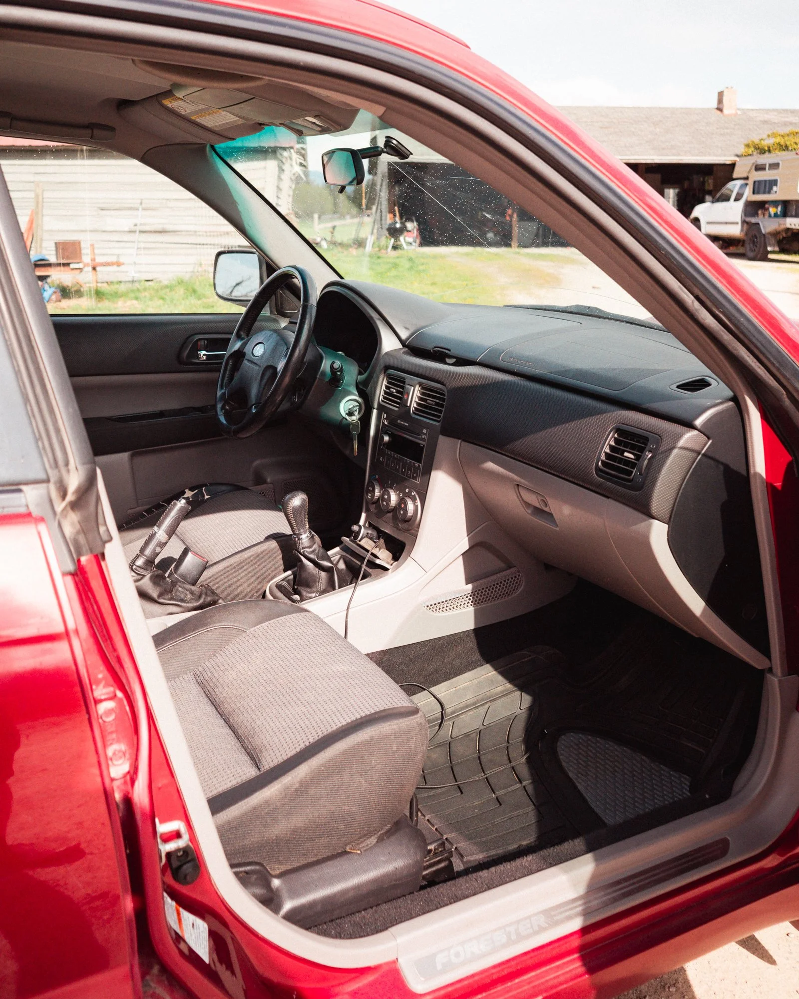 2004 Subaru Forester XT-10.jpg