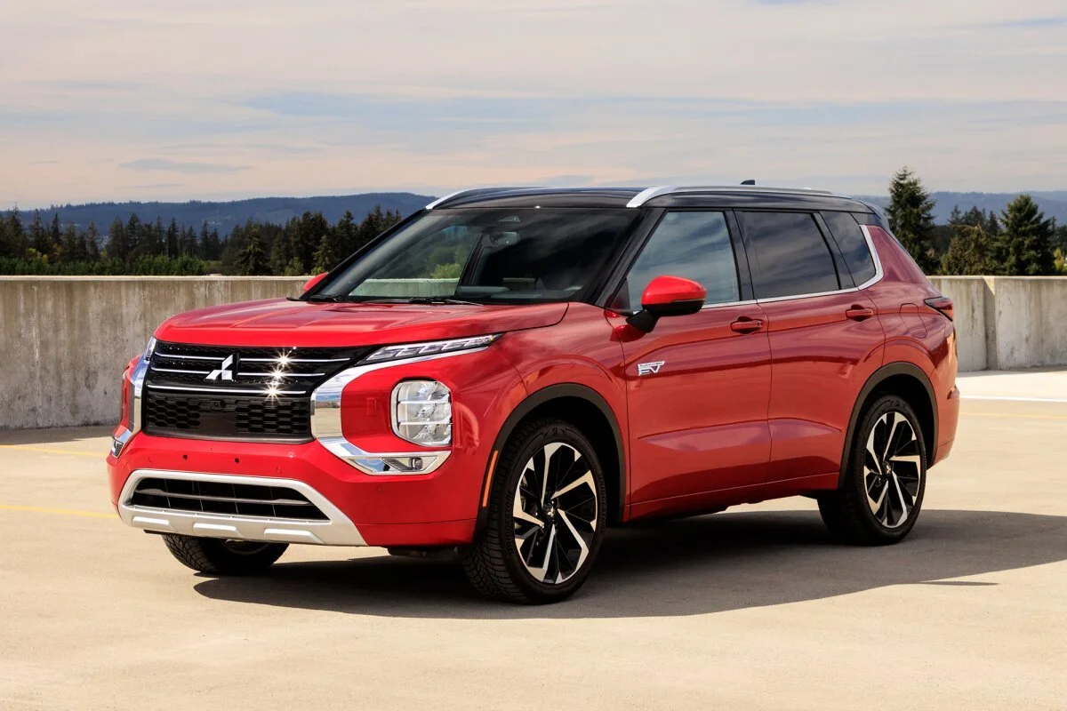 2025-mitsubishi-outlander-phev-1-ak.jpg
