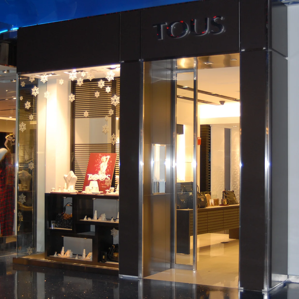 TOUS