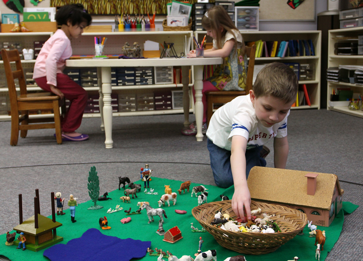  Culture – Children learn about people and places of the world through books, maps, flags, songs, and dance.&nbsp;Geography, science, music,&nbsp;and art are included in this area. 