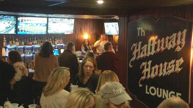 hwh+crowd.jpg