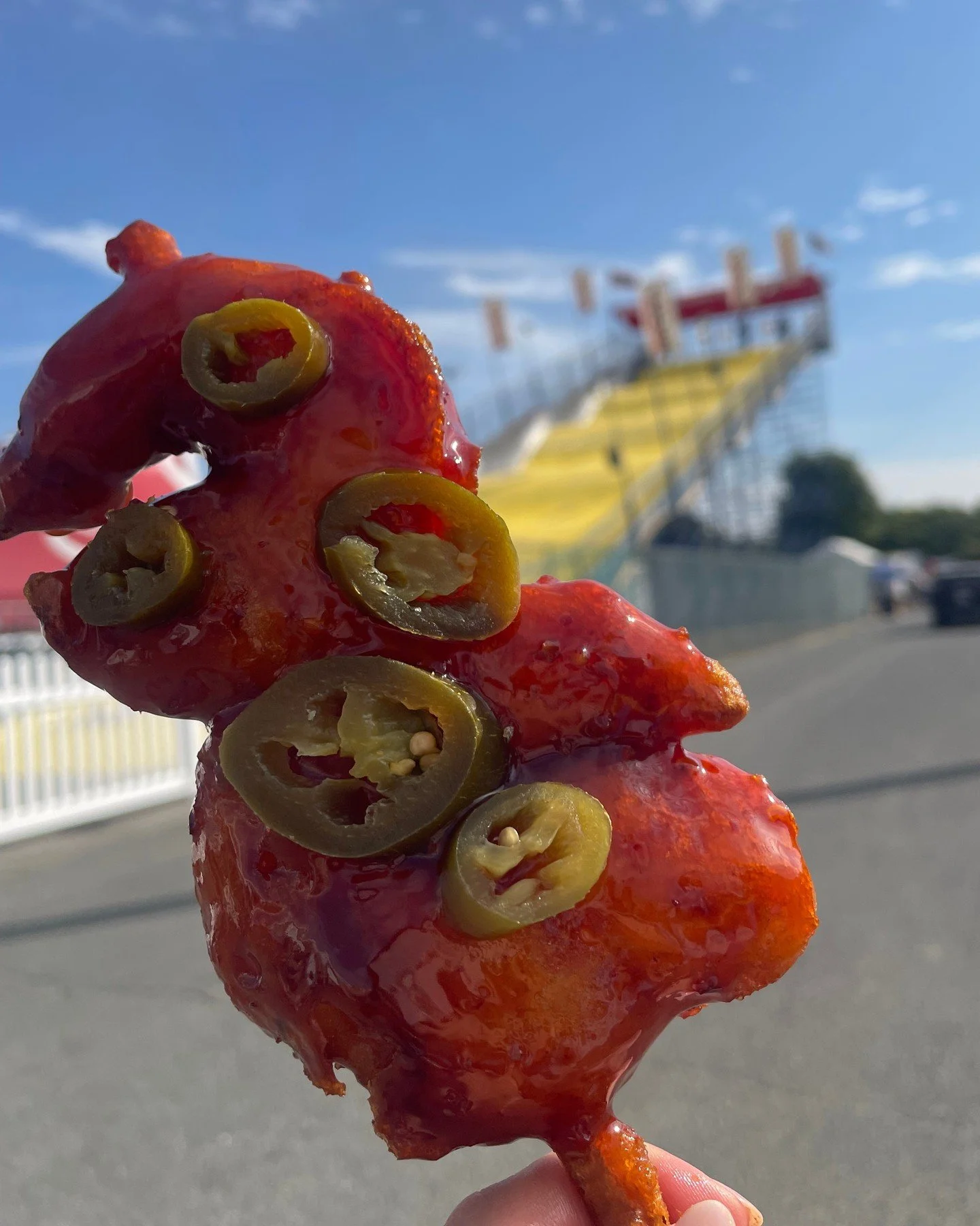 🍤🎡 Fair food, leveled up. Dig into our General Tso Shrimp Skewers... two golden fried, beer-battered shrimp drizzled with General Tso sauce and jalape&ntilde;o! Only at Harpoon!

📍 Find us on New England Avenue, right across from the Young Buildin