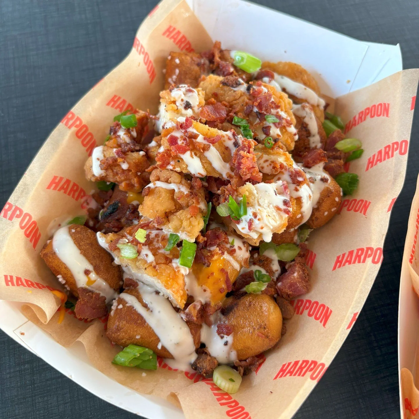 🥨 Nacho Average Chicken Bacon Ranch 🧀😉
Loaded pretzel bites topped with crispy chicken, bacon, ranch, nacho cheese &amp; scallions.
Find them at the Harpoon Food &amp; Beer Hall at The Big E! 🍺🎡

#thebigefair #chickenbaconranch #nachocheese #loa