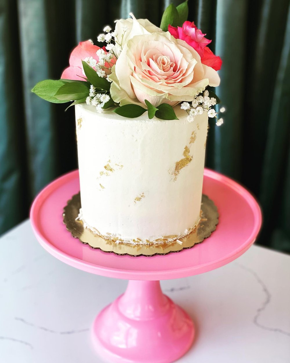 STUNNING Gold Leaf CAKE DECORATING- Rosie's Dessert Spot 