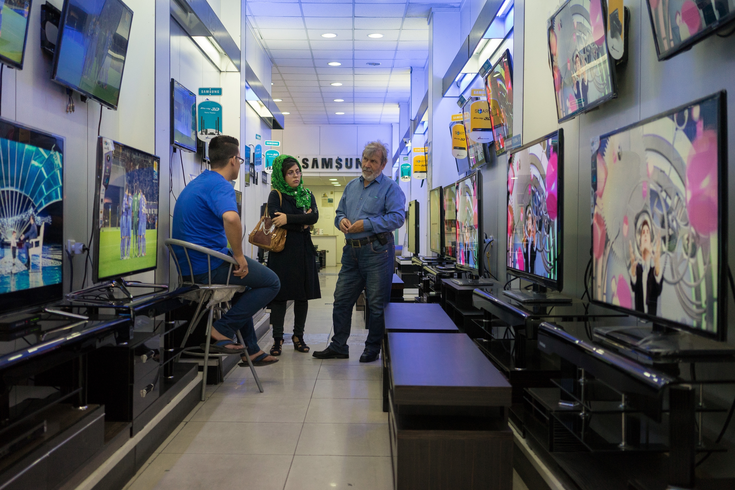  Samsung has emerged as the clear leader in Iran's consumer electronics market. It has overtaken Nokia in the mobile phone market and Panasonic in the television market following an aggressive push to bring a branded store experience to Iran.&nbsp; 