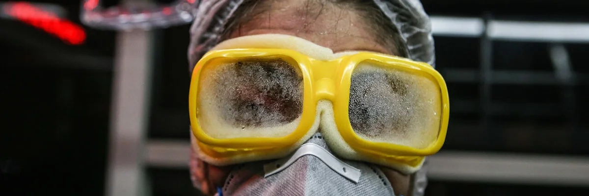 Virus-Hit Iran Slaps Curbs on Travel, Shrine Visits