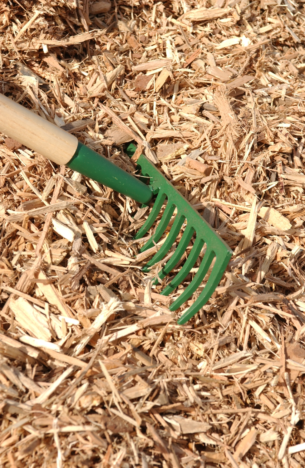 This 100% natural ground cover can be used by both pros and DIYers.