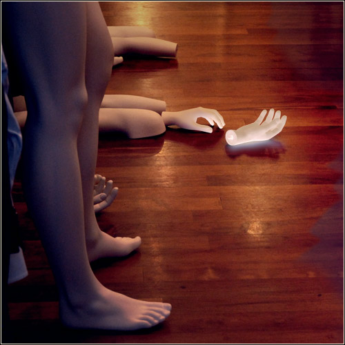 Jef Safi - 'rhizome dis(re)construction . .' (Via Flickr ; CC BY-NC-ND 2.0 )