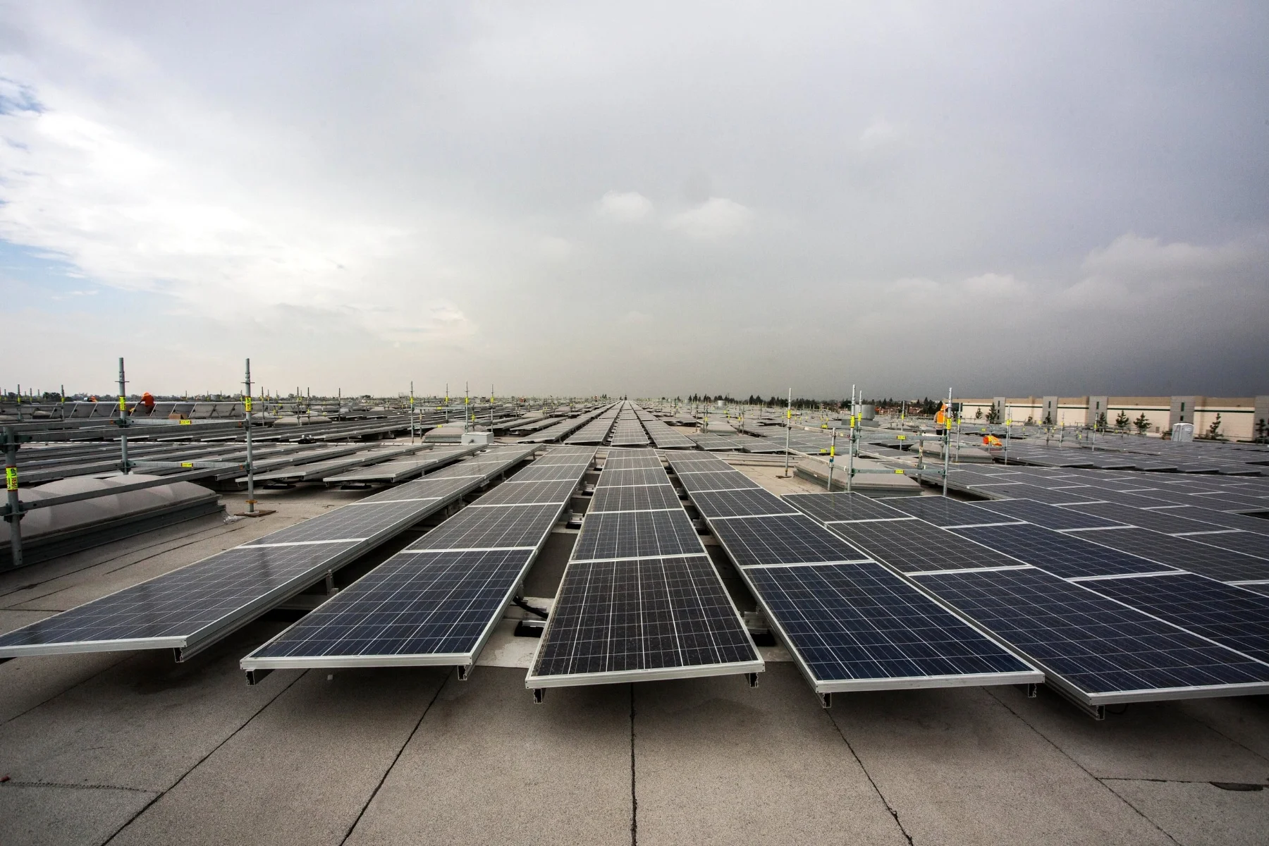 SCE Rialto I-210 Photovoltaic Panel Installation