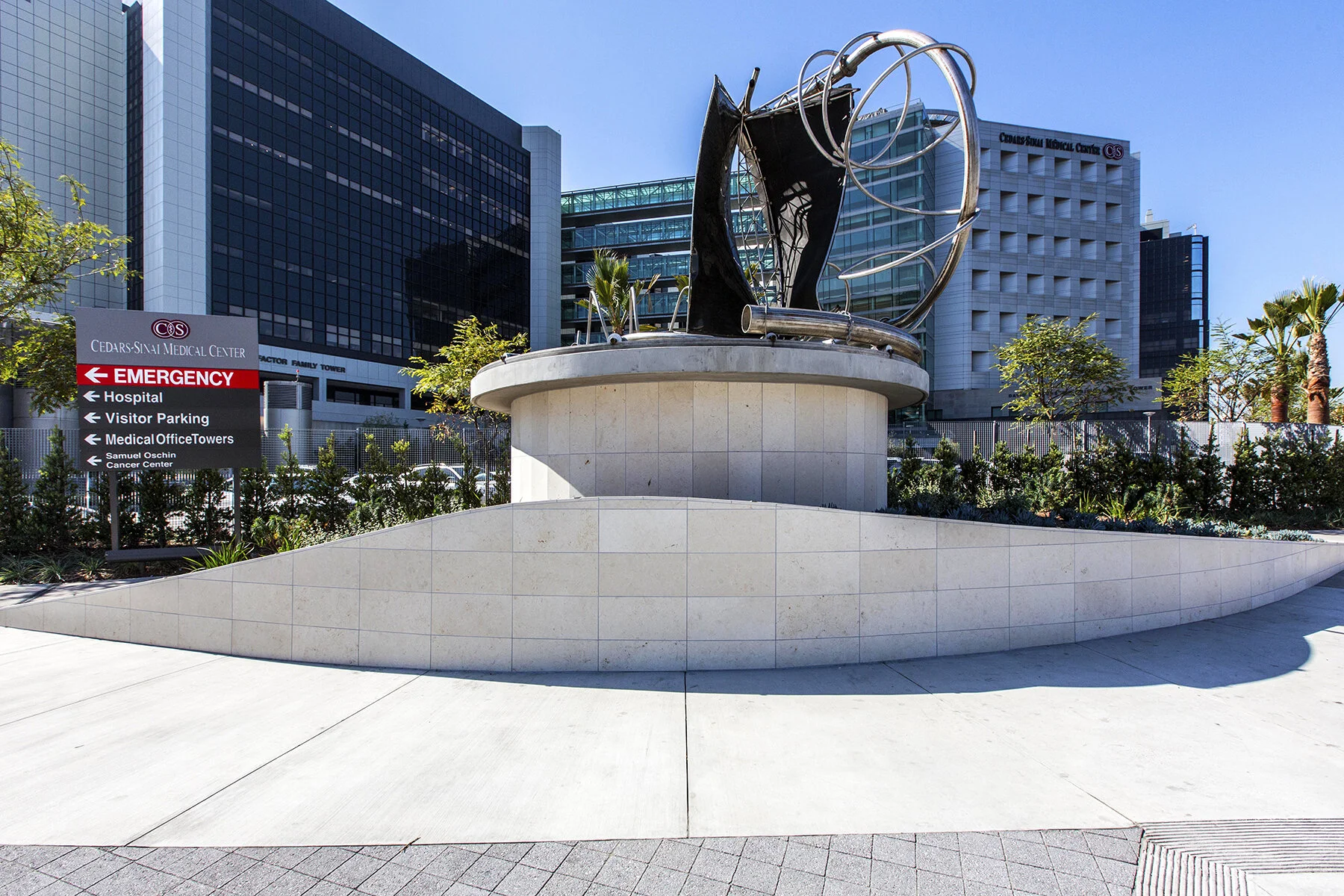 CedarsSinai Medical Center Beverly Blvd. / San Vicente Streetscape