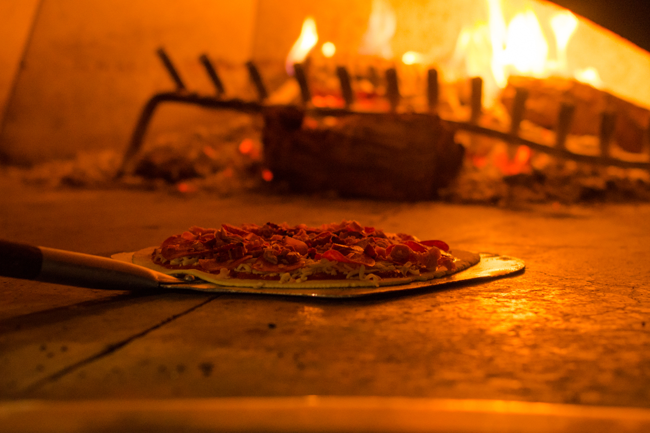 Bohemian PIZZA oven1.jpg