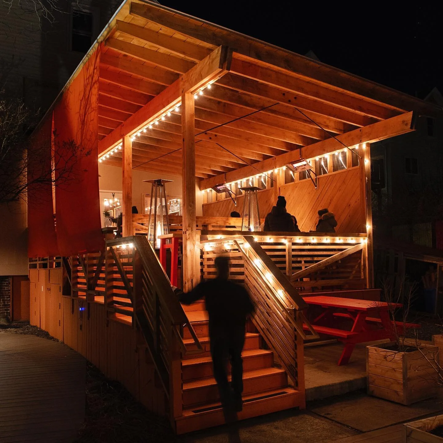 As the temperature drops, we do our best to keep you cozy! With @hugaheat cushions, covered seating and heated spaces, outdoor dining is still an option!