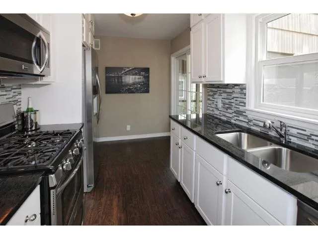 Kitchen2.jpg