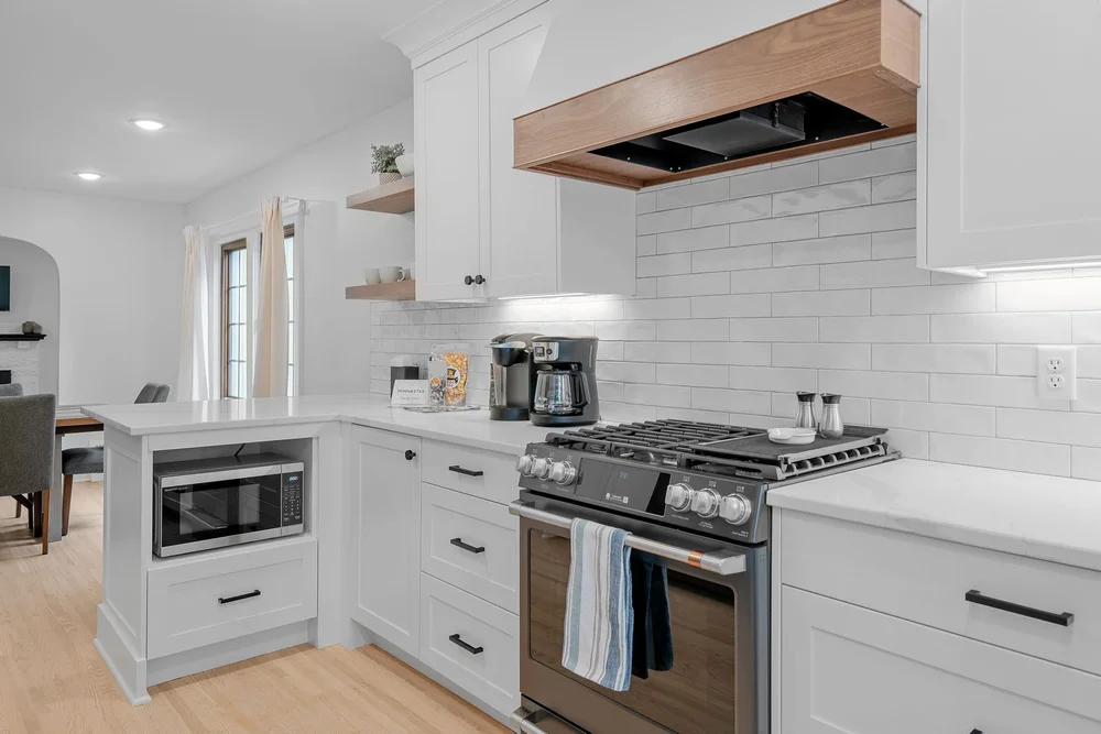 21-web-or-mls-5216 Drew Ave S Print-18.jpg