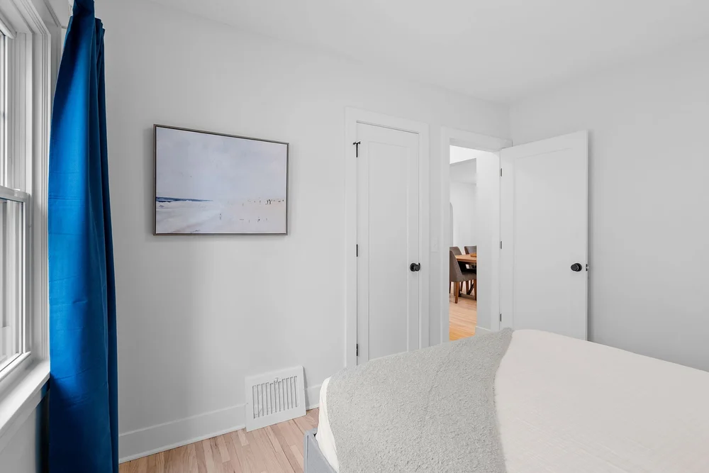 28-web-or-mls-5216 Drew Ave S Print-24.jpg